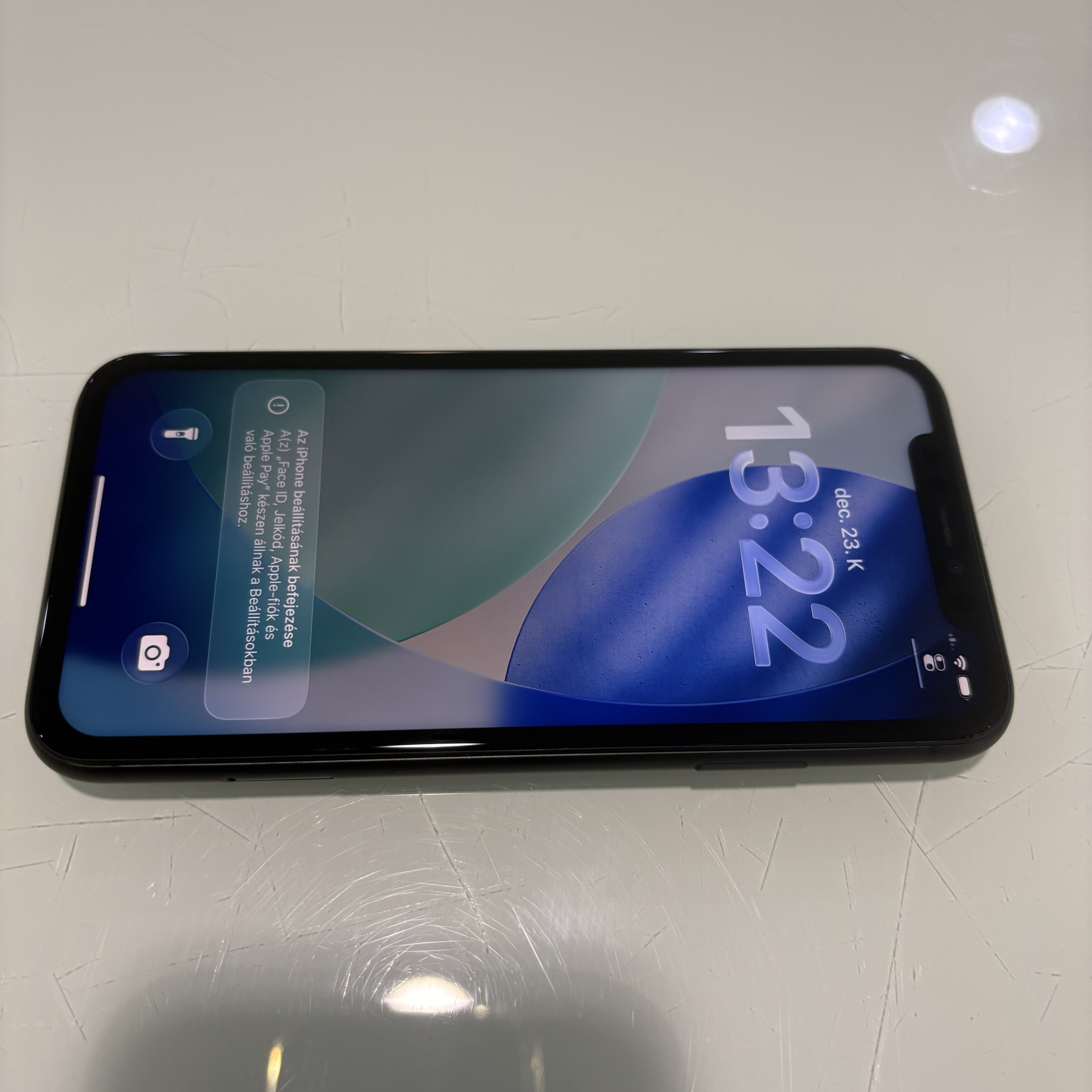 Apple iPhone 11 - 128 GB - fekete (221)