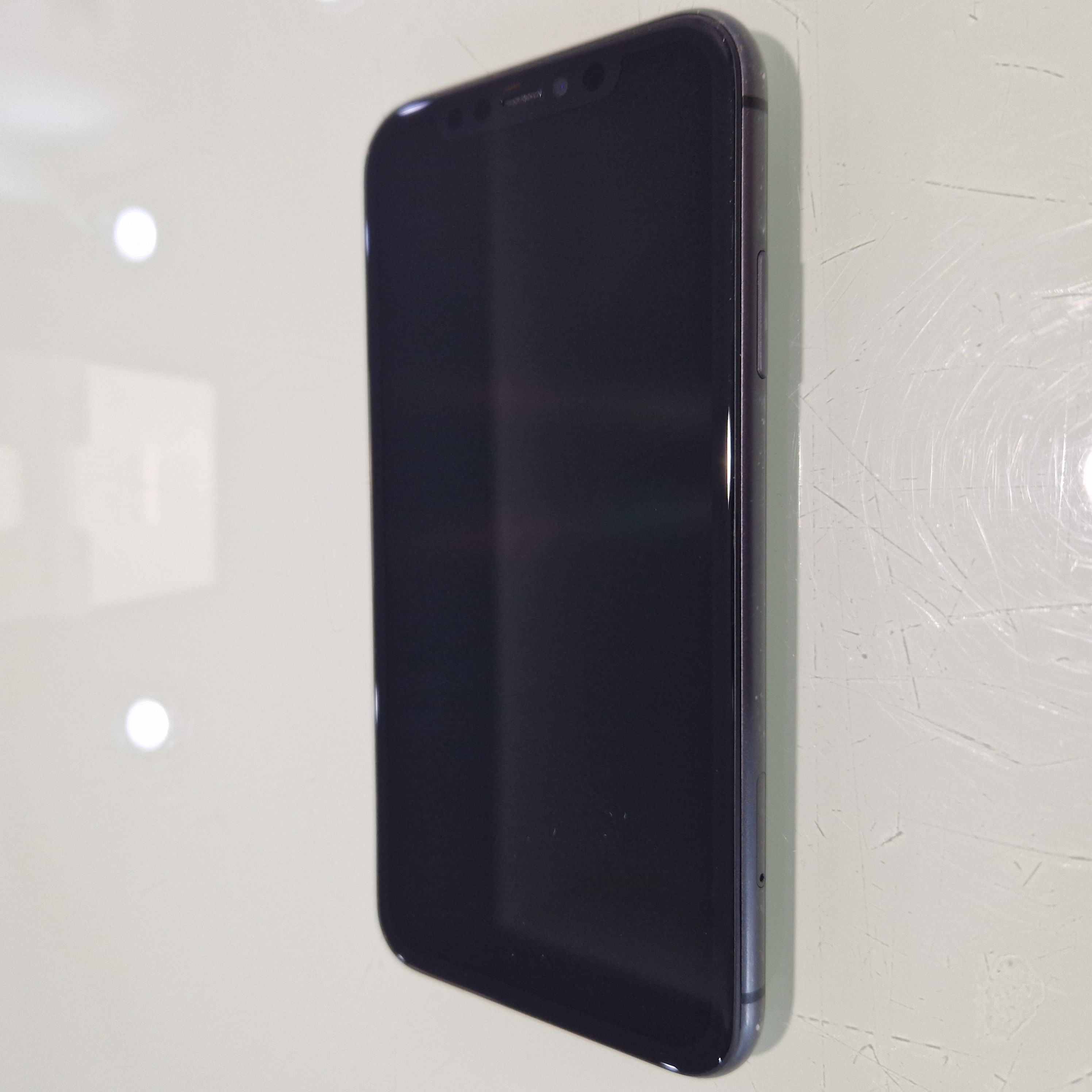 Apple iPhone 11 - 64 GB - black (204)