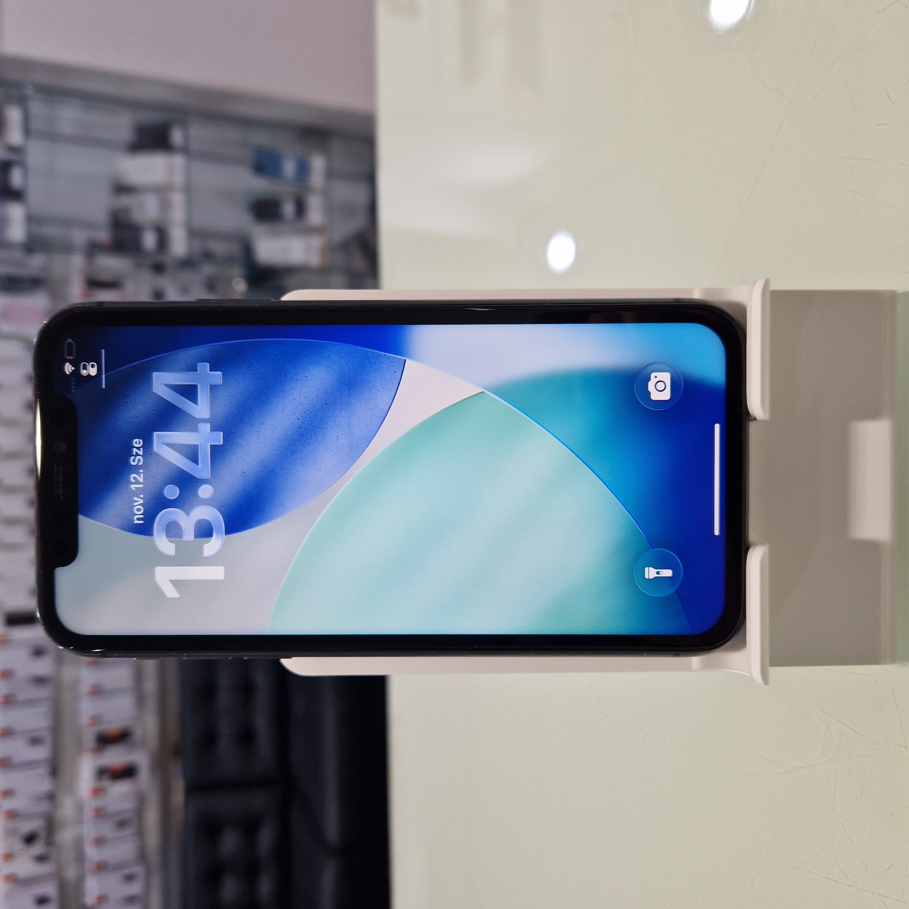 Apple iPhone 11 - 64 GB - black (204)