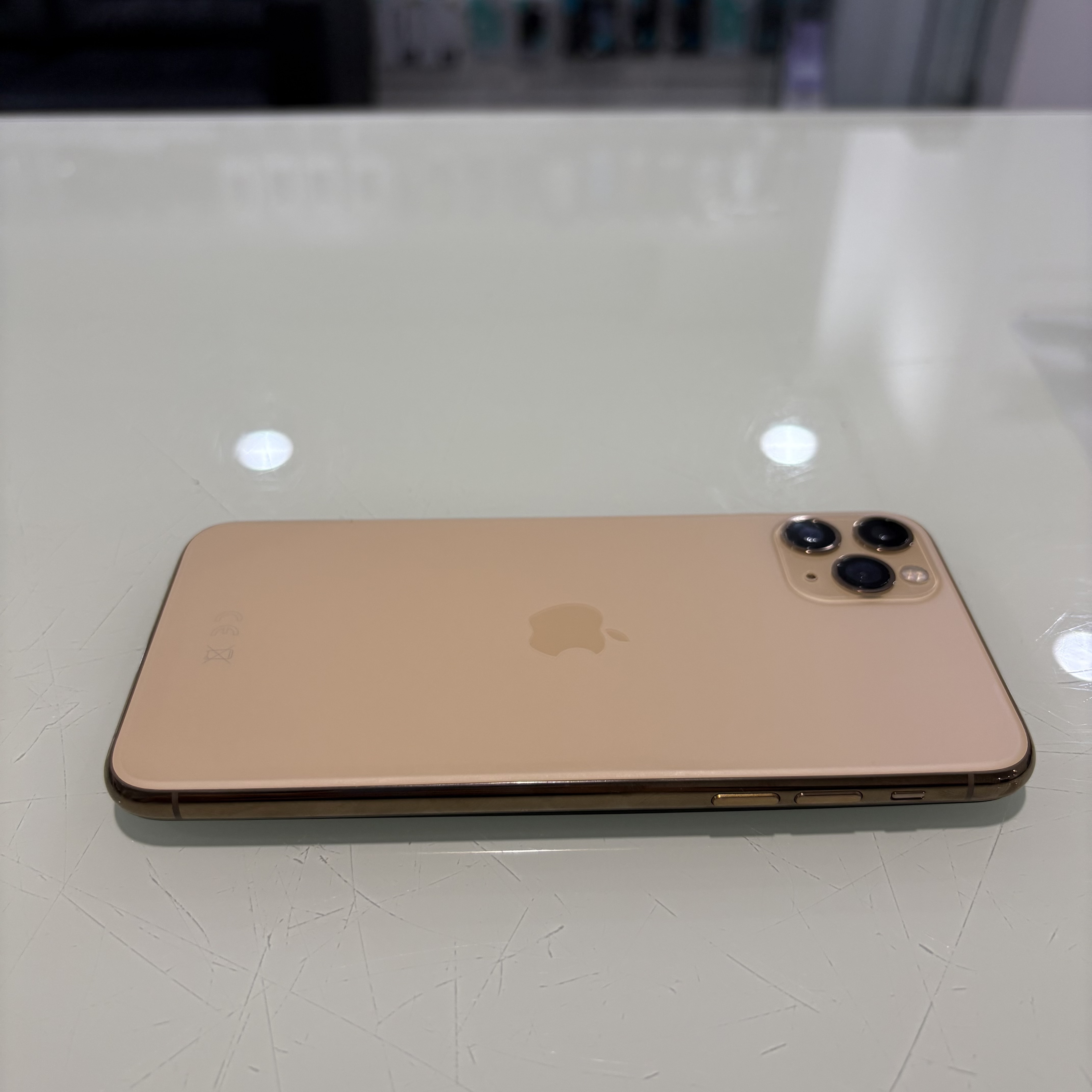 Apple iPhone 11 Pro Max - 64 GB - gold (228)