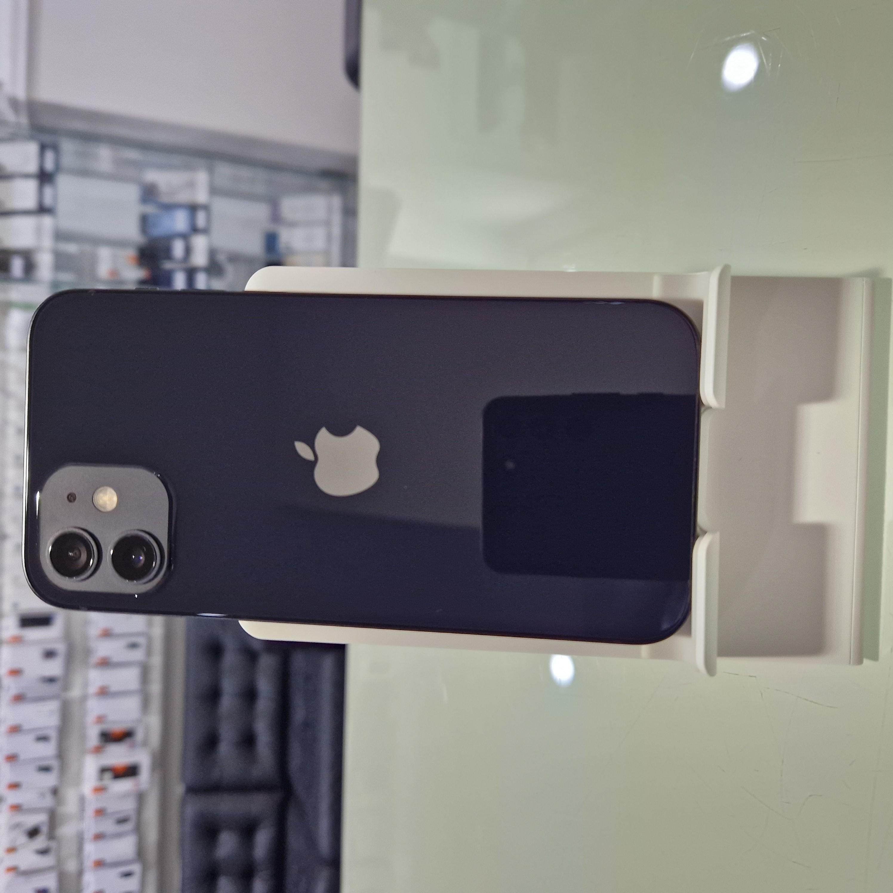 Apple iPhone 12 - 128 GB - fekete (212)