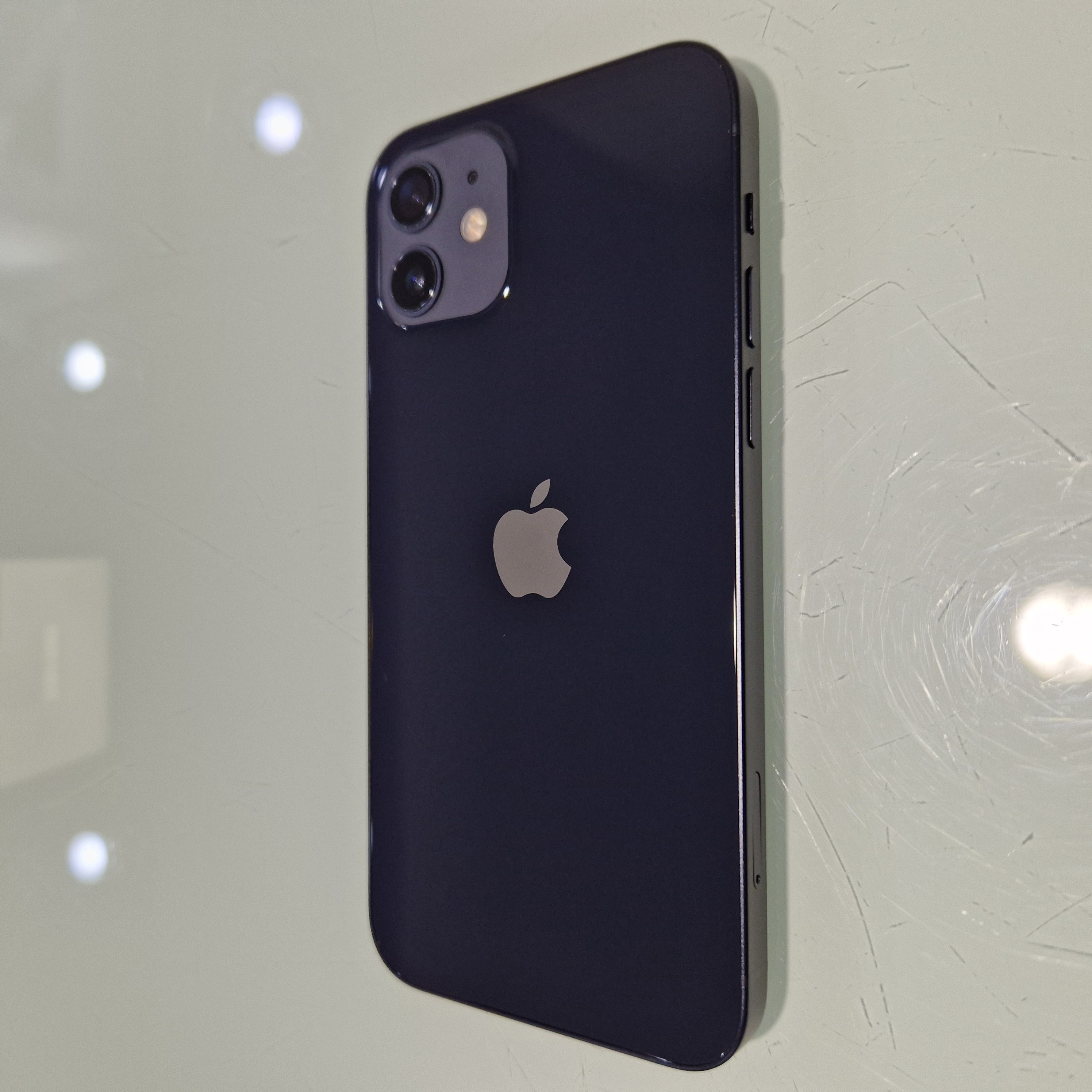 Apple iPhone 12 - 128 GB - fekete (212)