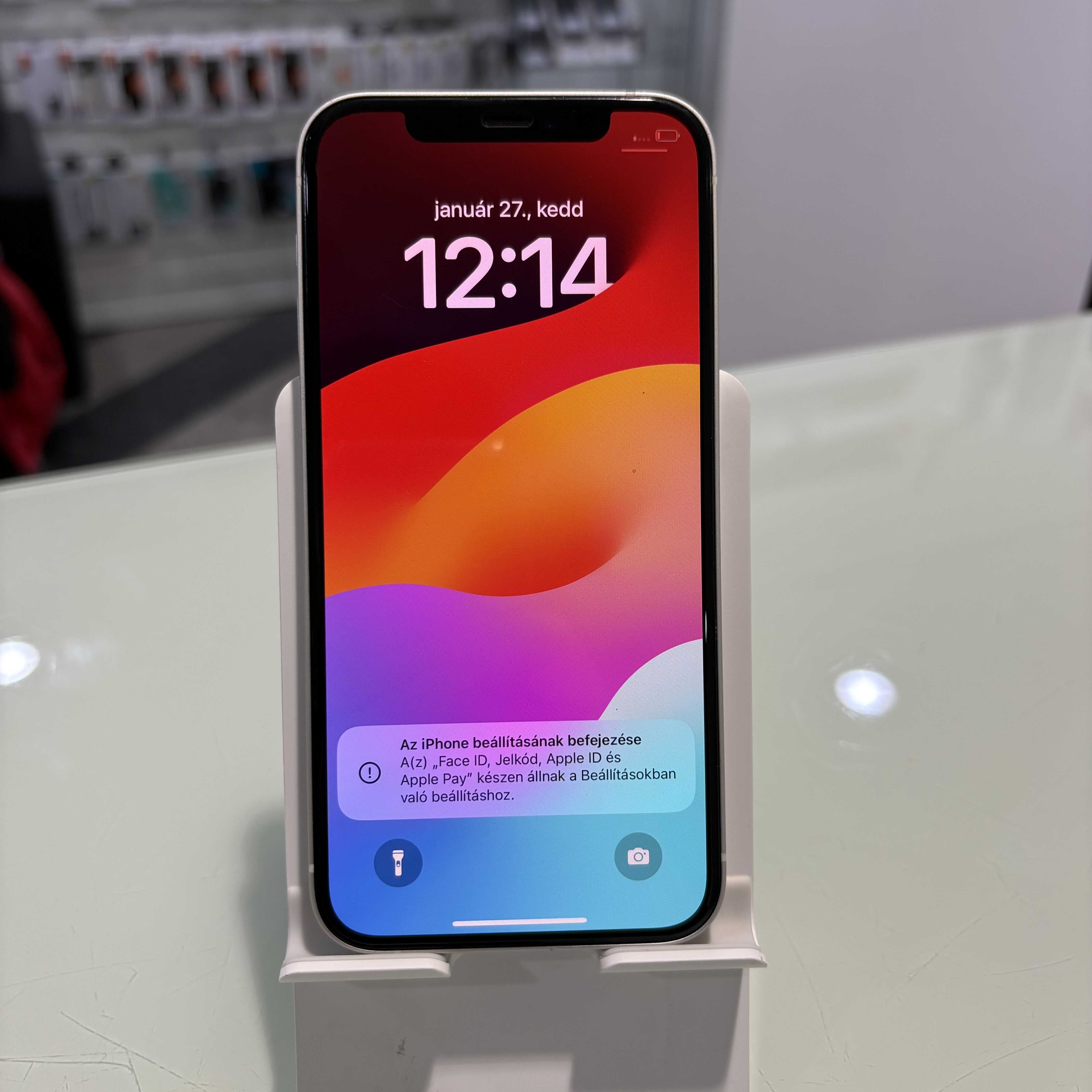 Apple iPhone 12 - 64 GB - fehér (240)