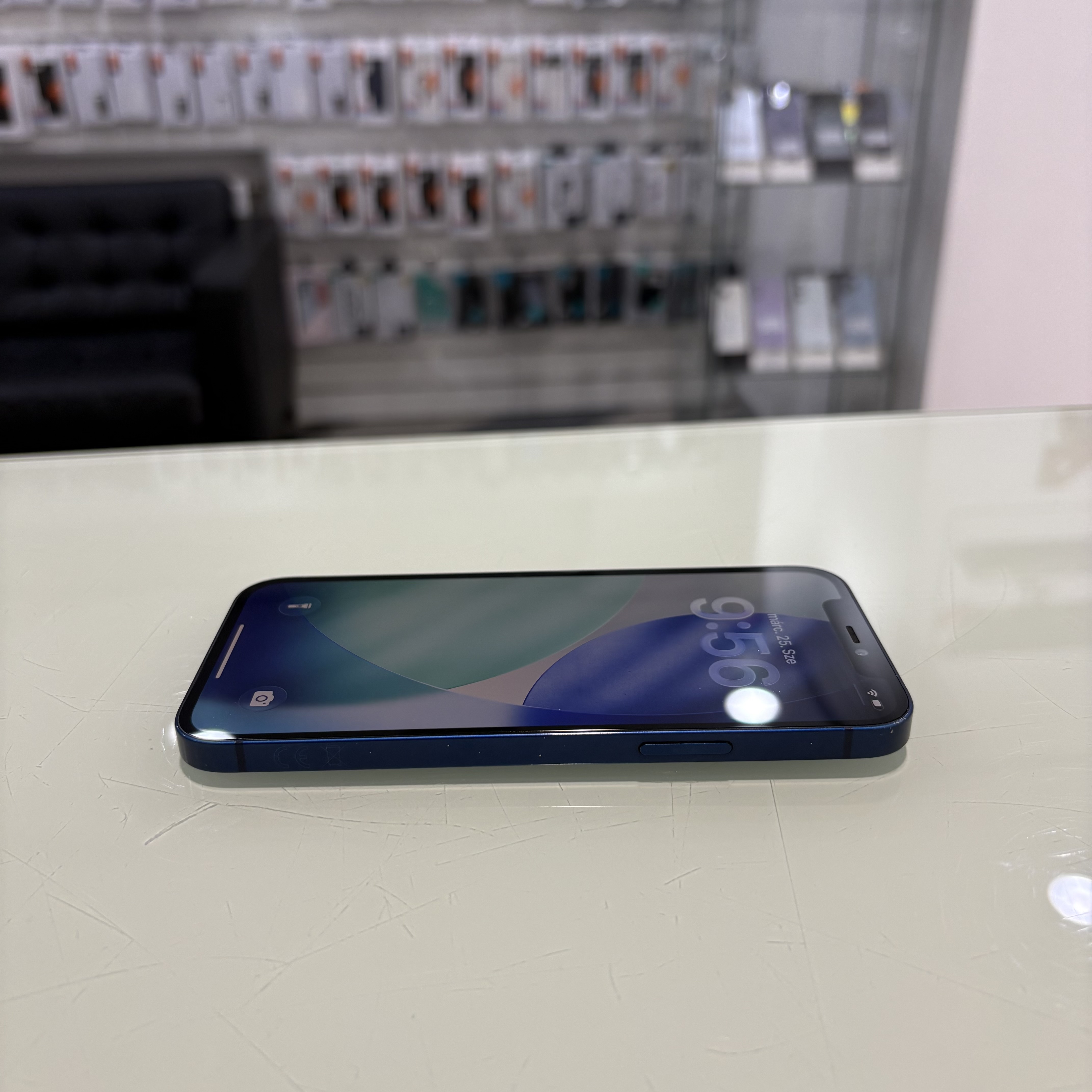 Apple iPhone 12 - 64 GB - kék (312)