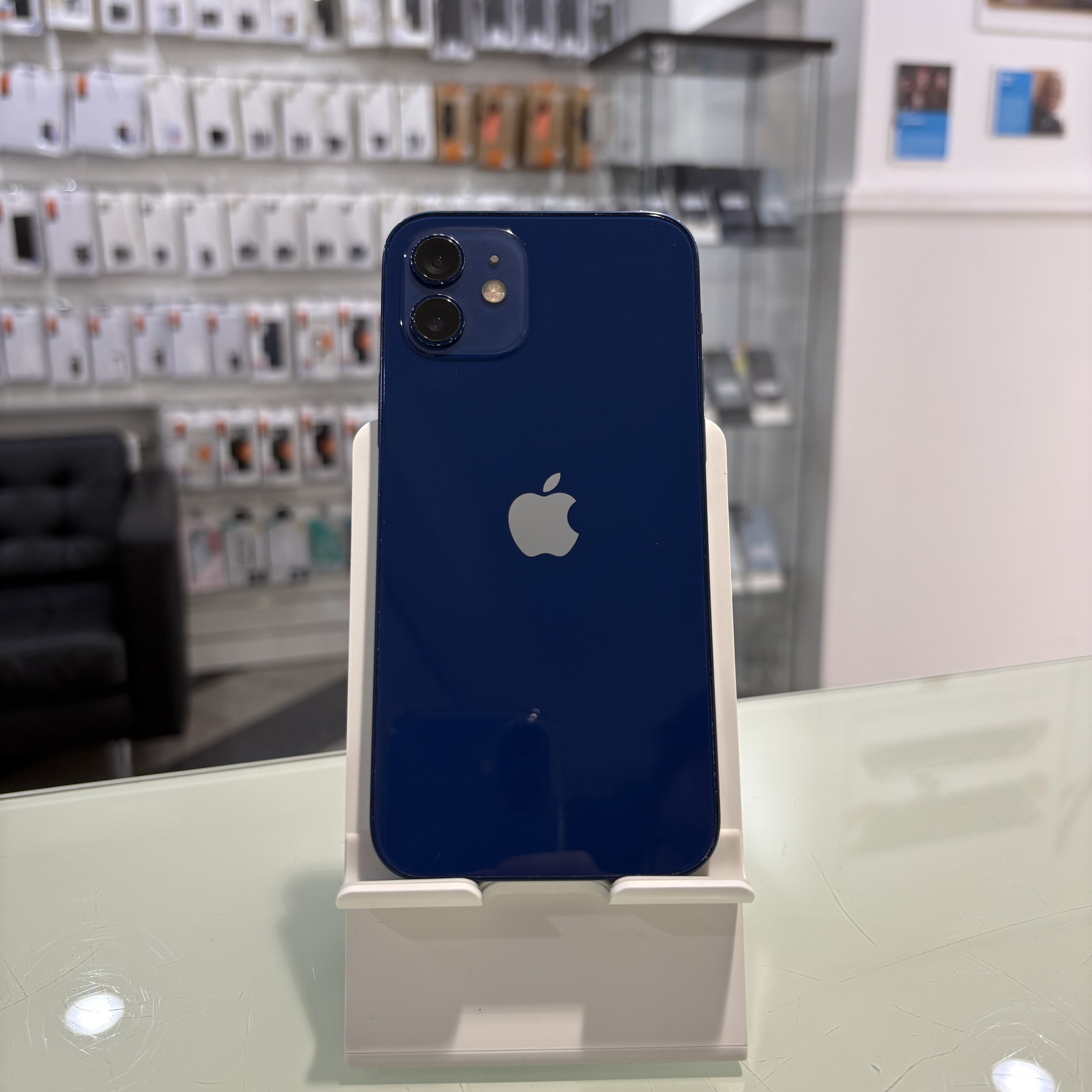 Apple iPhone 12 - 64 GB - kék (312)