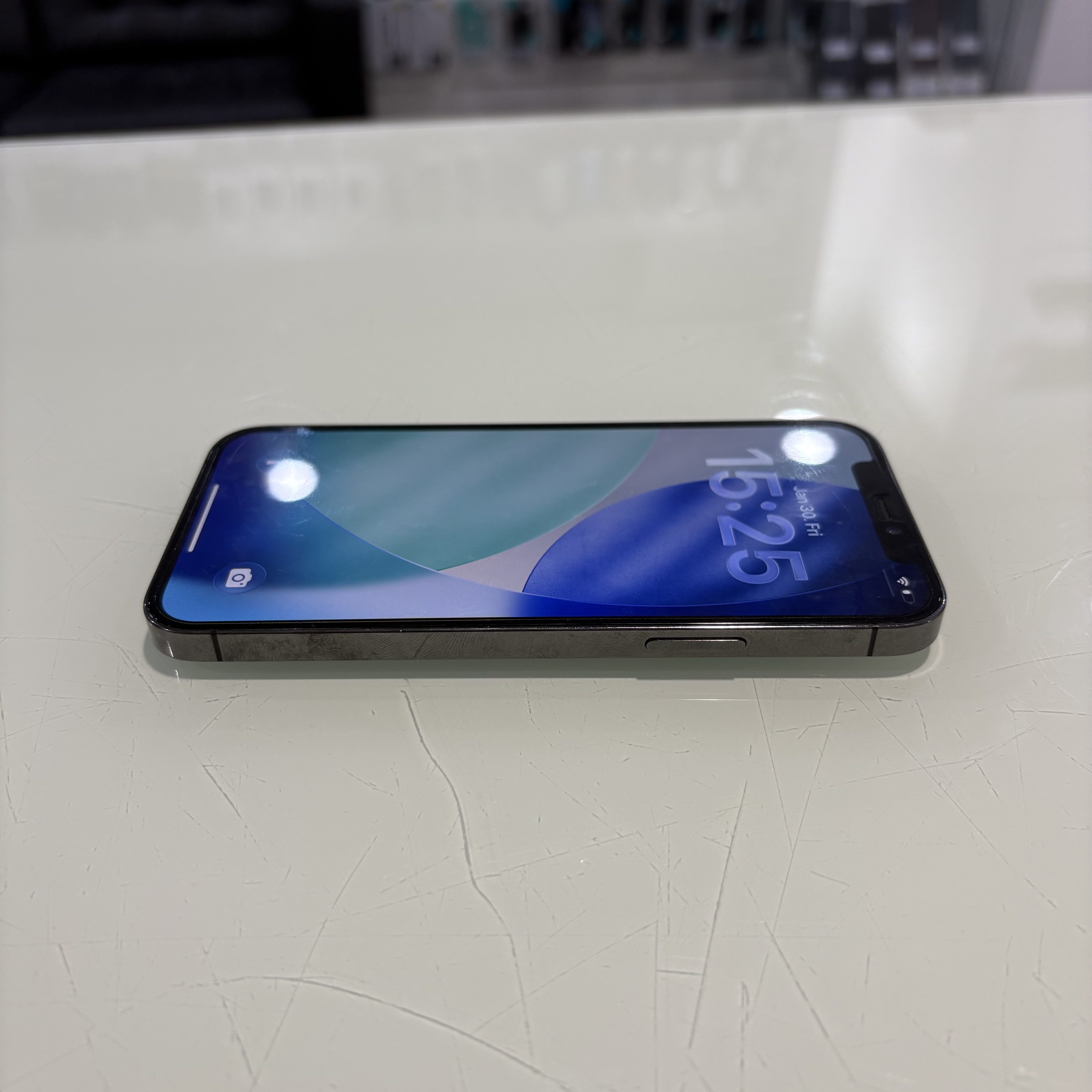 Apple iPhone 12 Pro - 128 GB - Ezüst (251)
