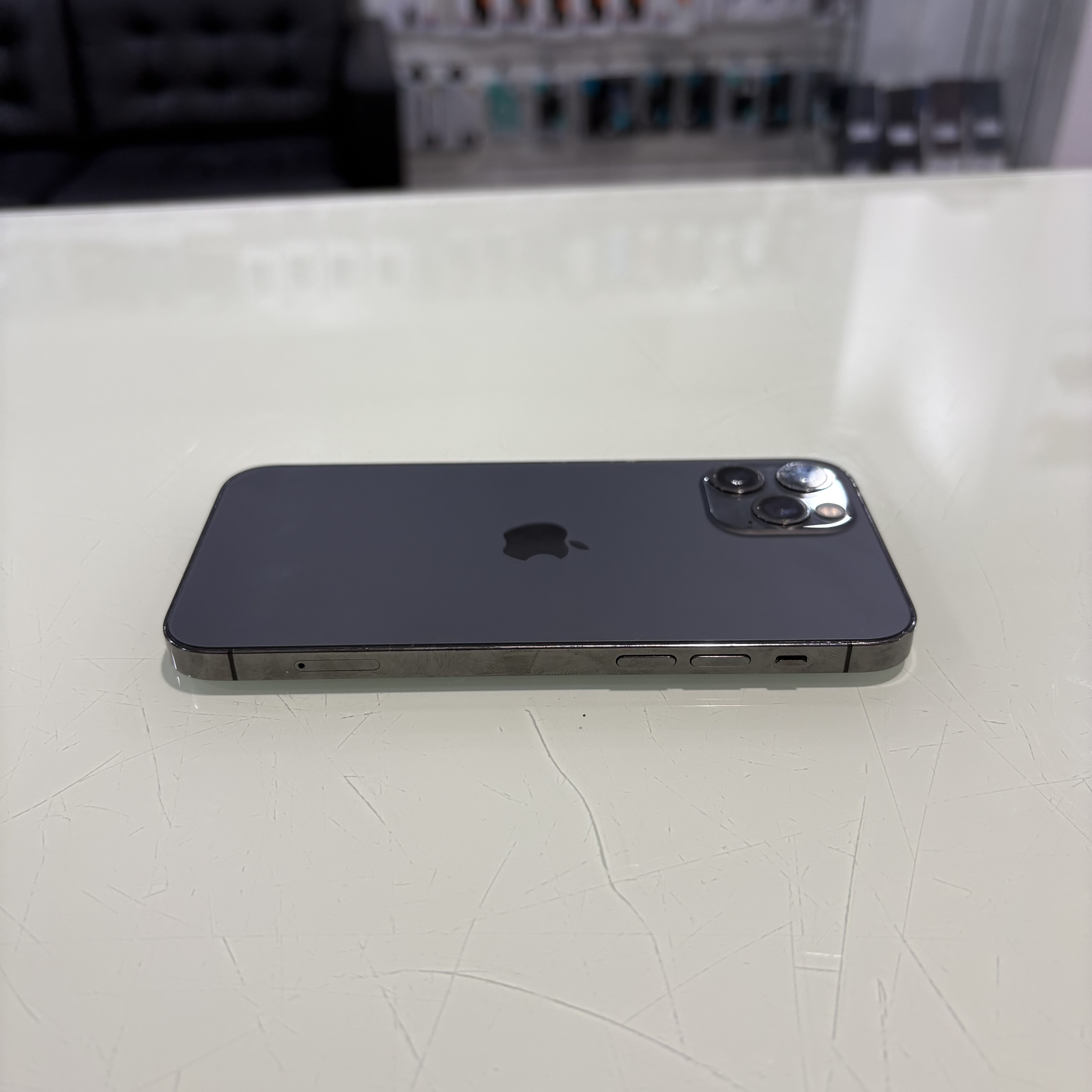 Apple iPhone 12 Pro - 128 GB - Ezüst (251)