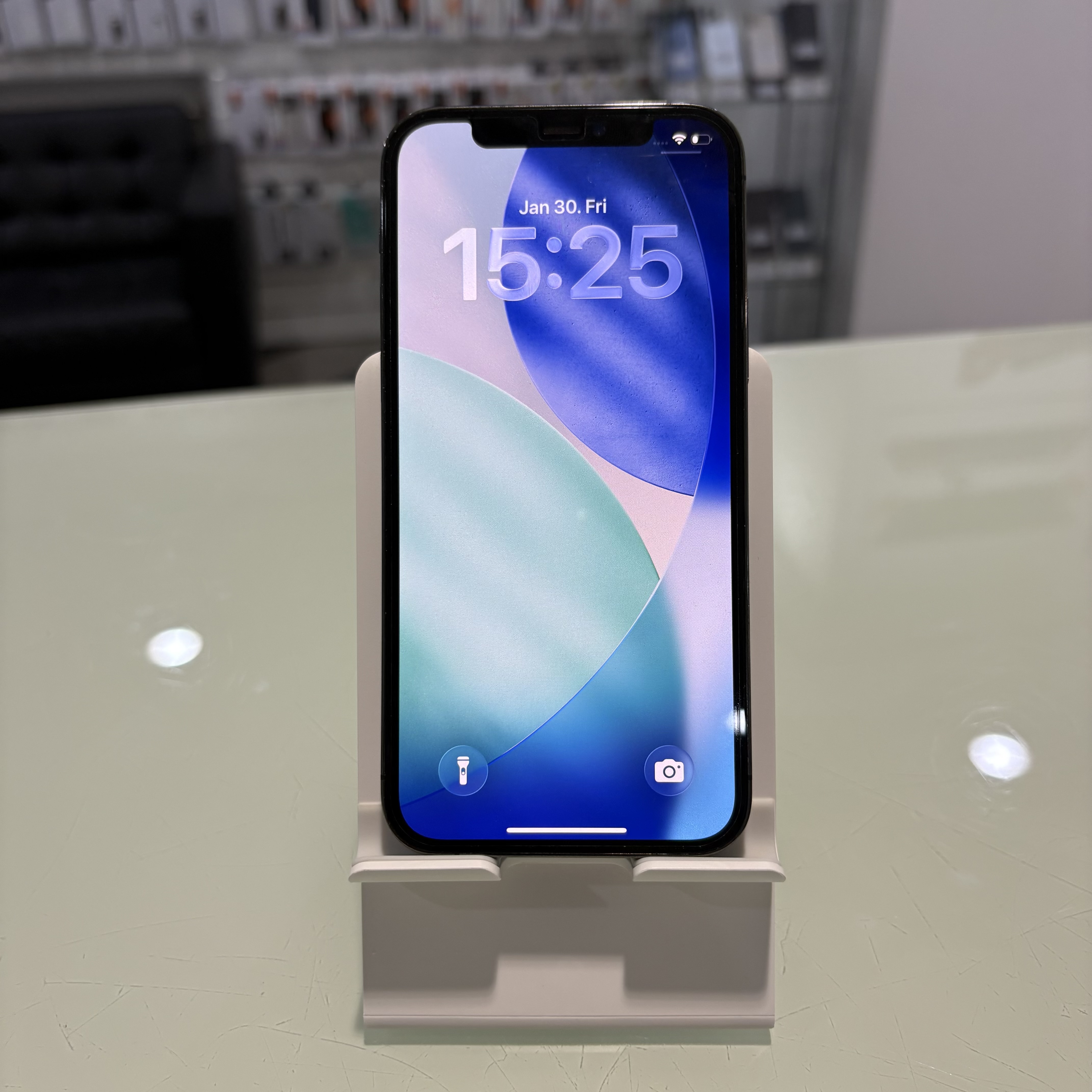 Apple iPhone 12 Pro - 128 GB - Ezüst (251)