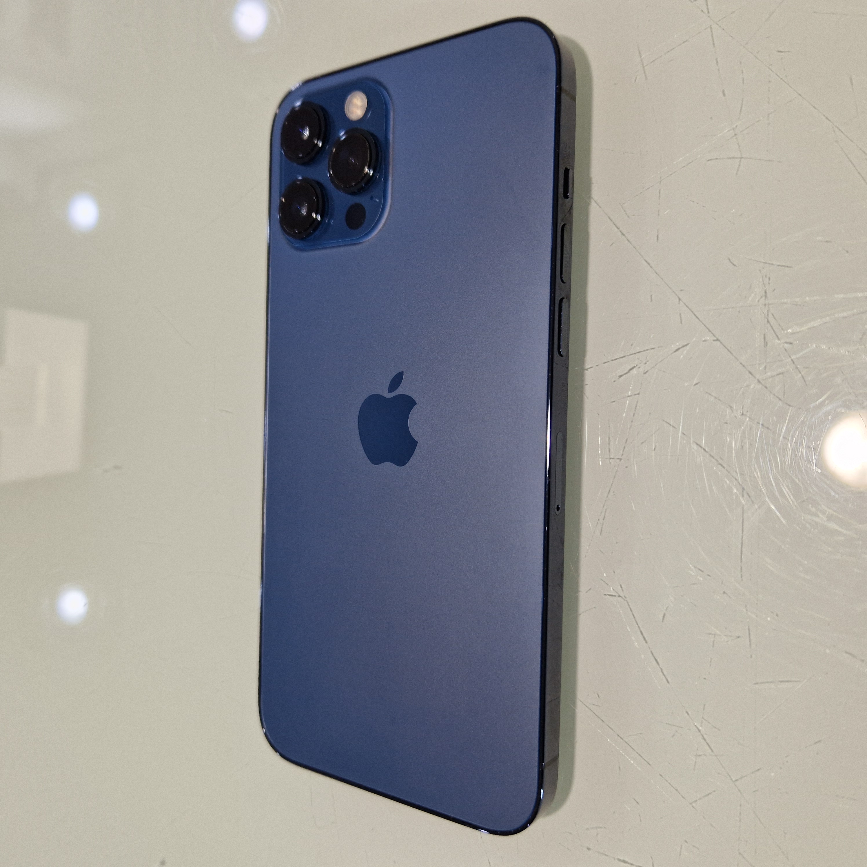 Apple iPhone 12 Pro Max - 128 GB - Kék (153)