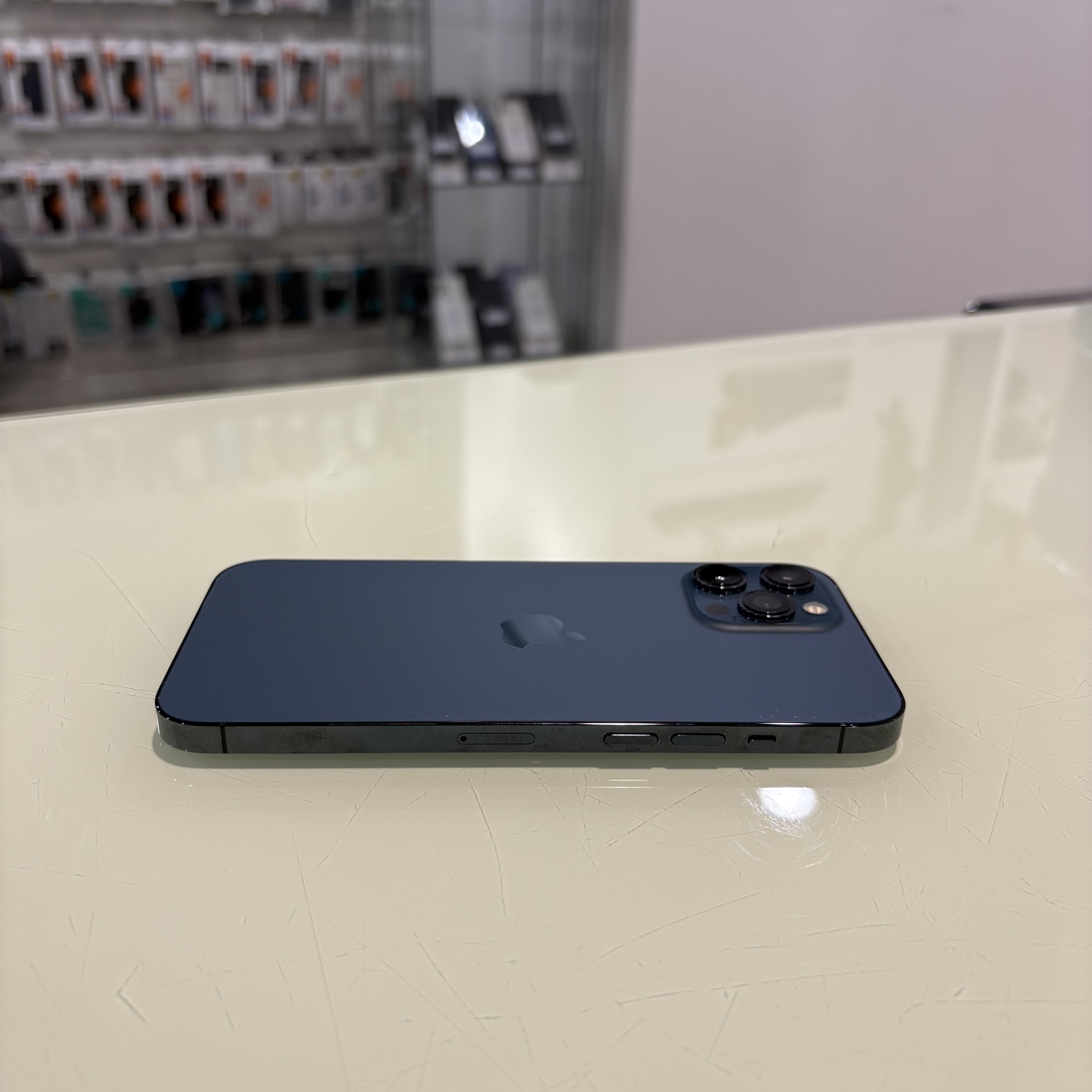 Apple iPhone 12 Pro Max - 256 GB - kék (245)