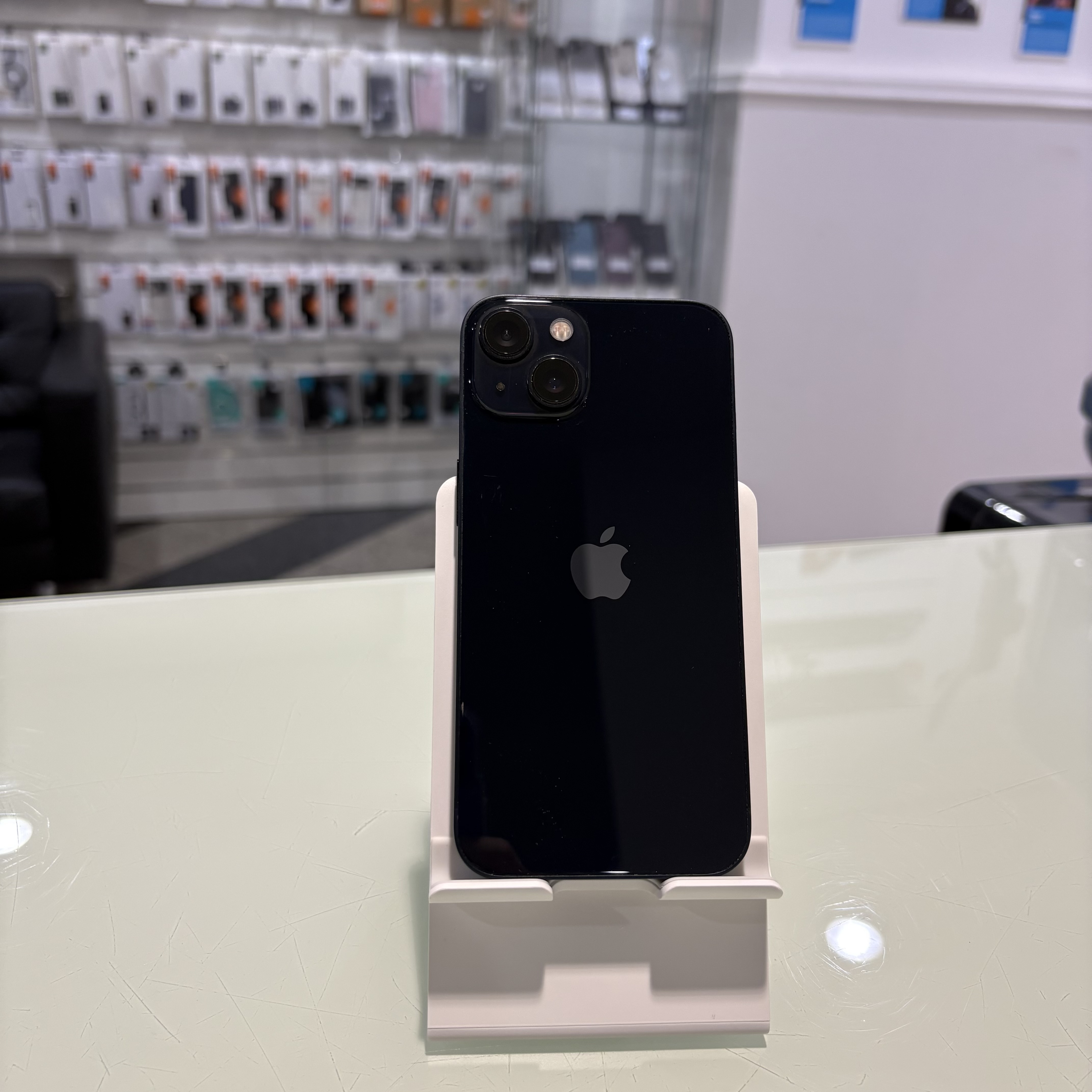 Apple iPhone 13 - 128 GB - fekete (253)