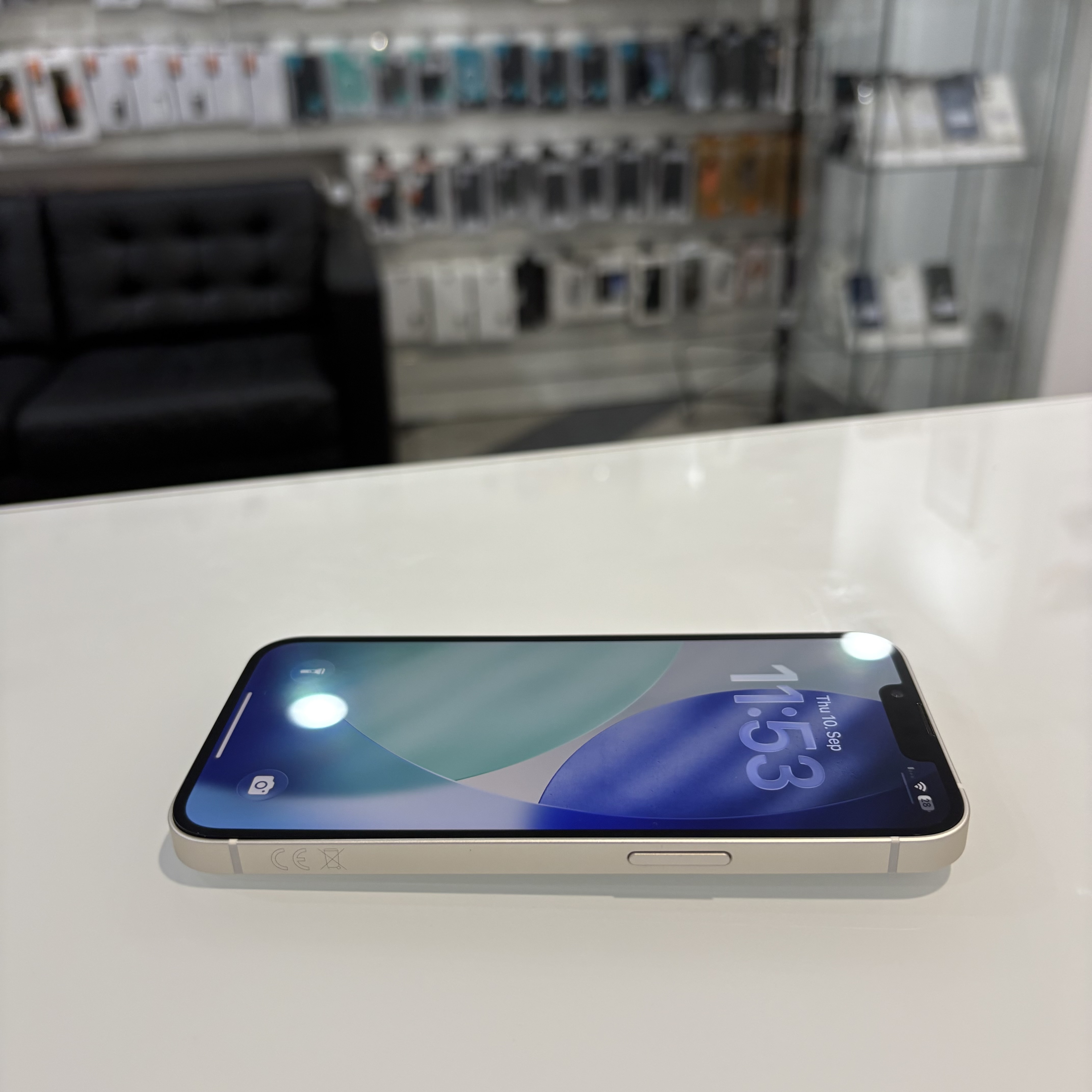 Apple iPhone 13 - 128 GB - fekete (481)