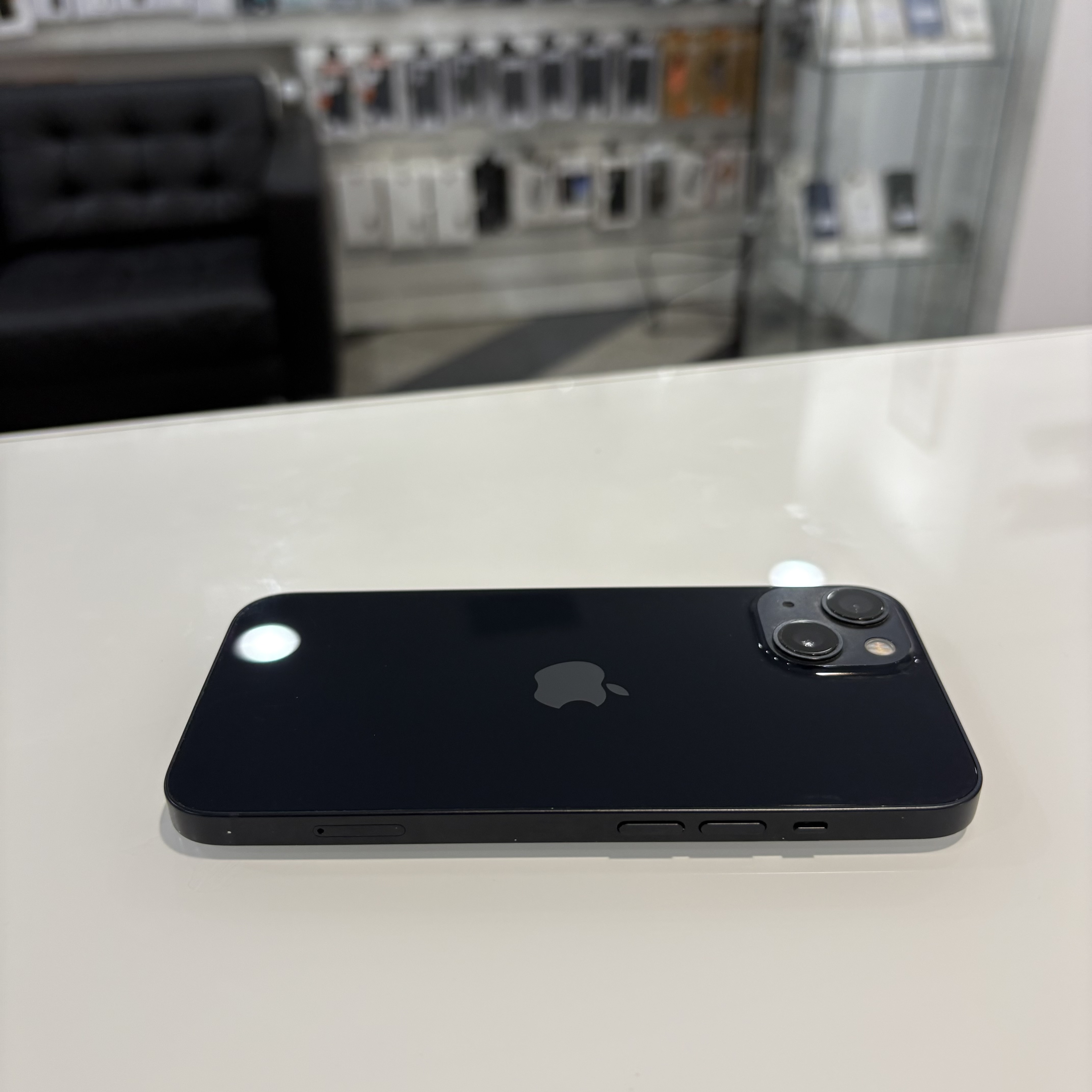 Apple iPhone 13 - 128 GB - fekete (484)