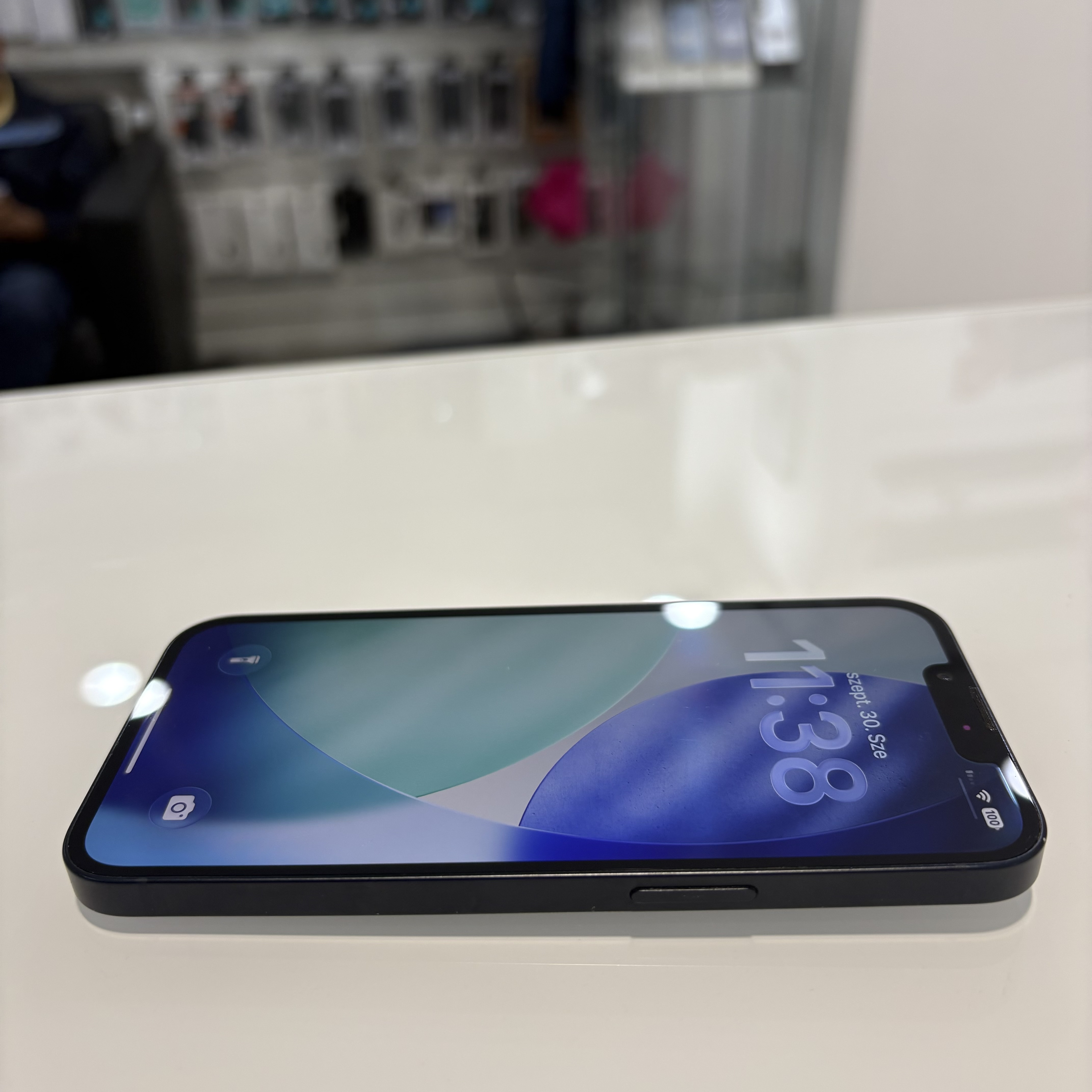 Apple iPhone 13 - 128 GB - fekete (505)