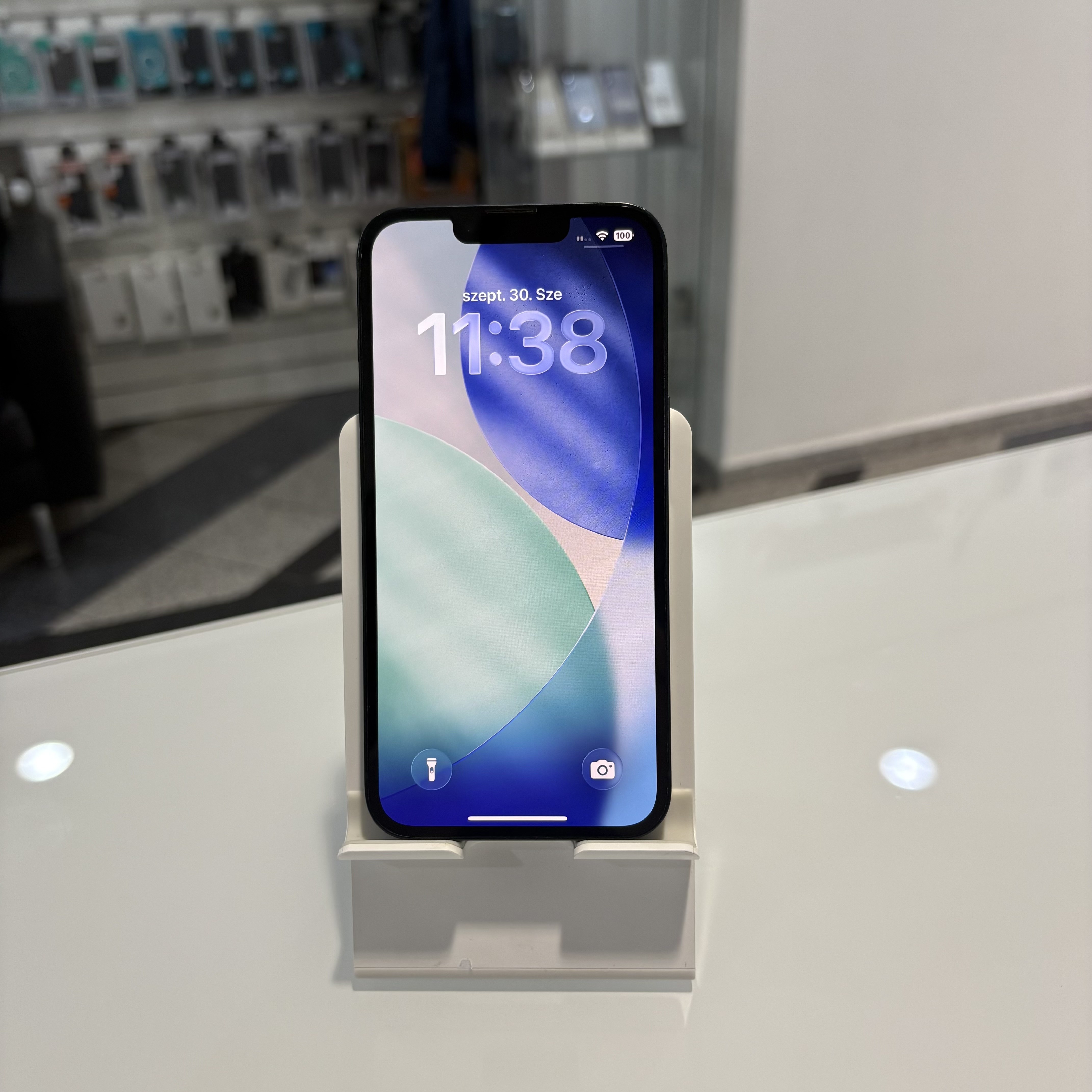 Apple iPhone 13 - 128 GB - fekete (505)