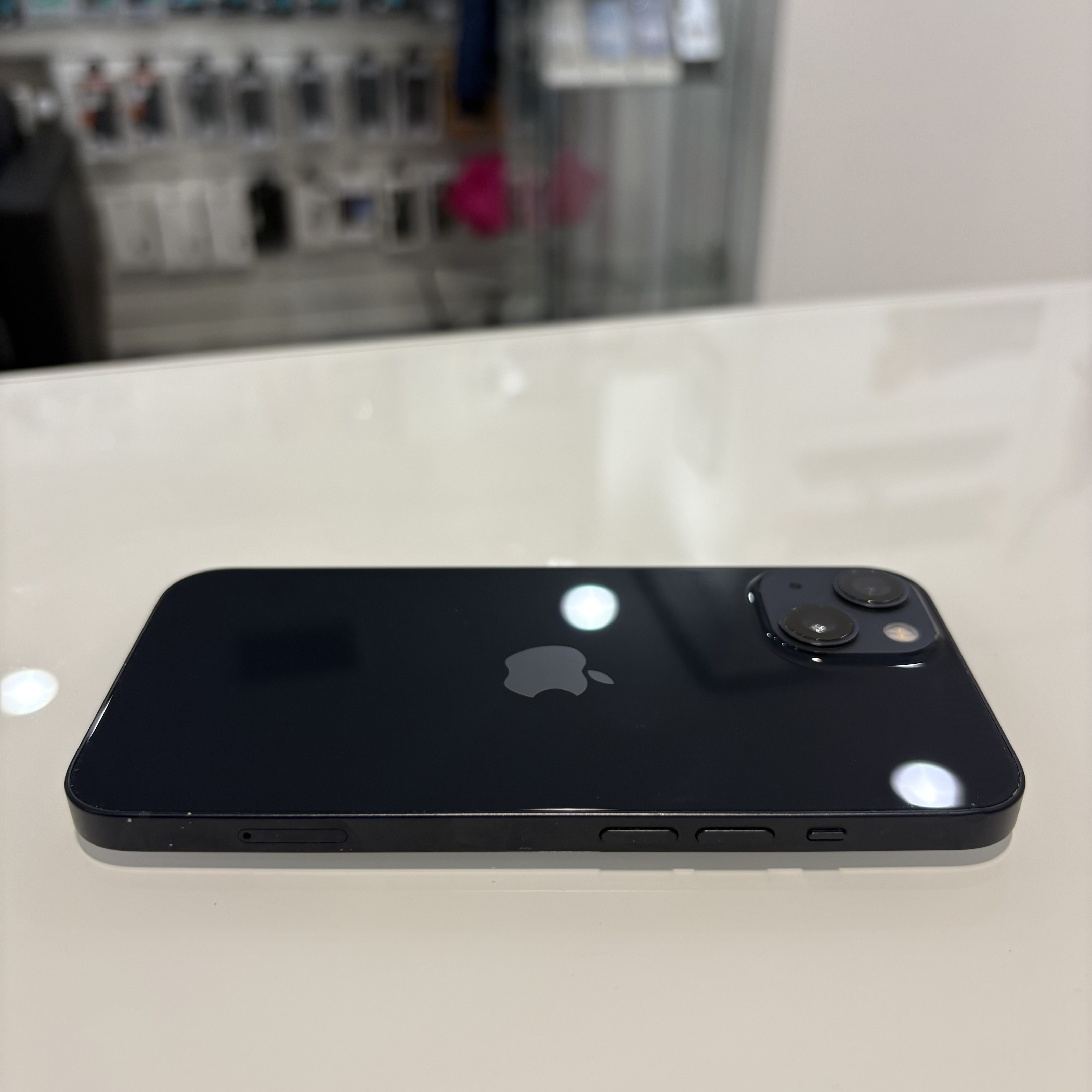 Apple iPhone 13 - 128 GB - fekete (507)