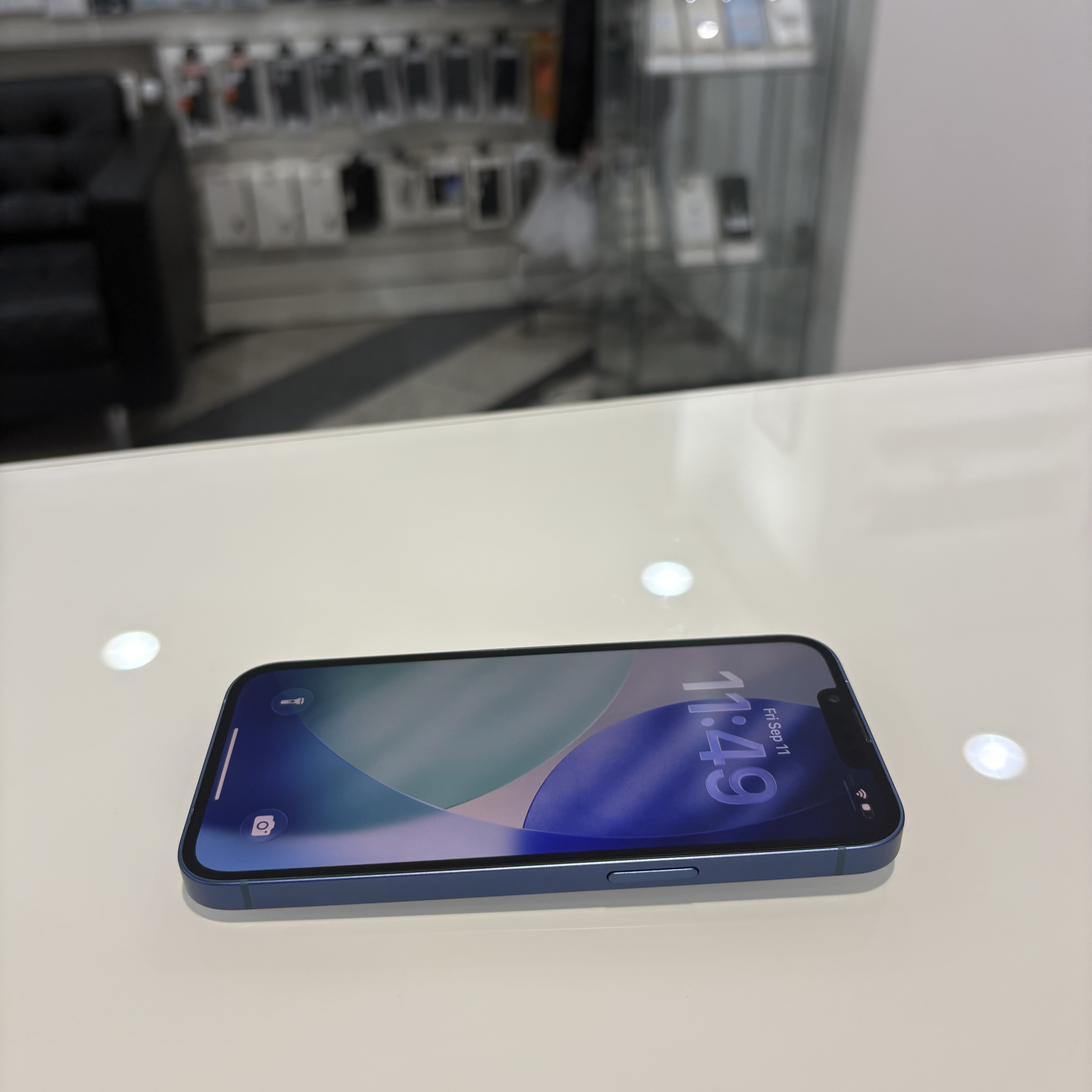 Apple iPhone 13 - 128 GB - kék (479)