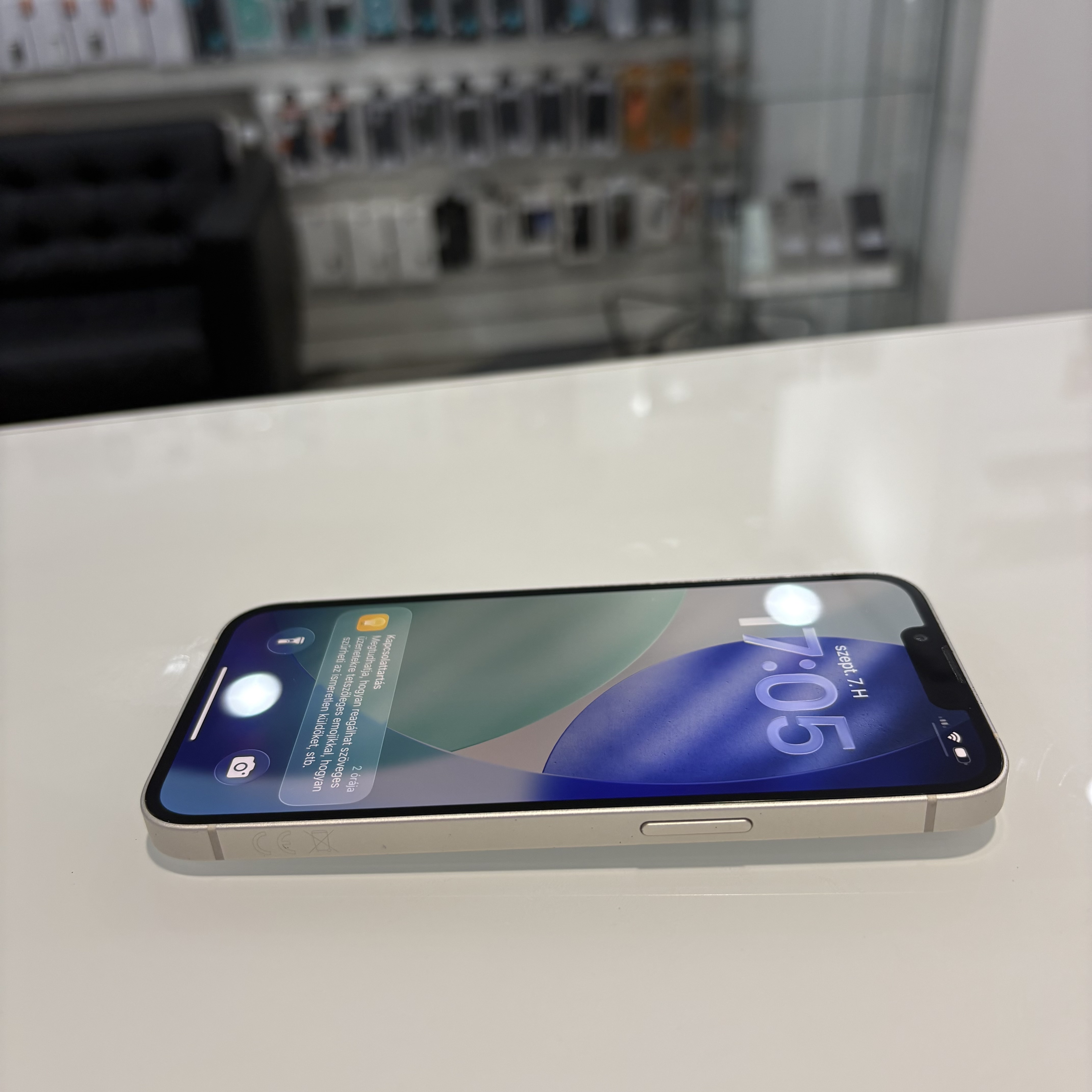Apple iPhone 13 - 256 GB - fehér (464)