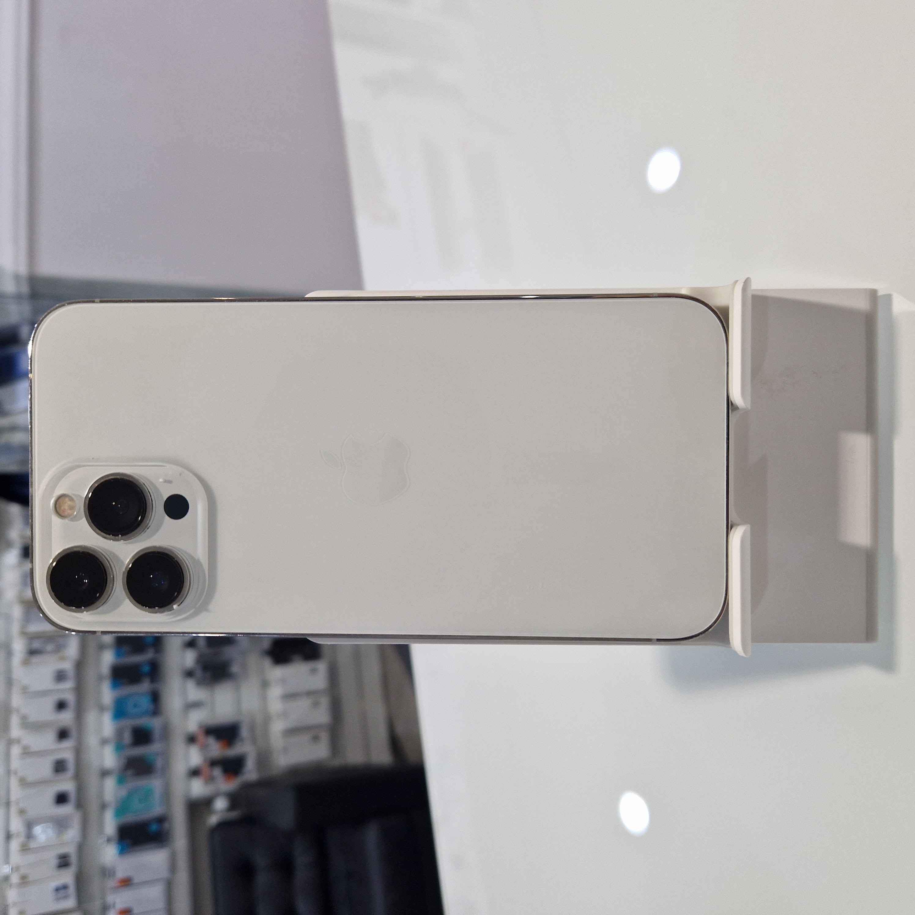 Apple iPhone 13 Pro Max - 256 GB - ezüst (492)