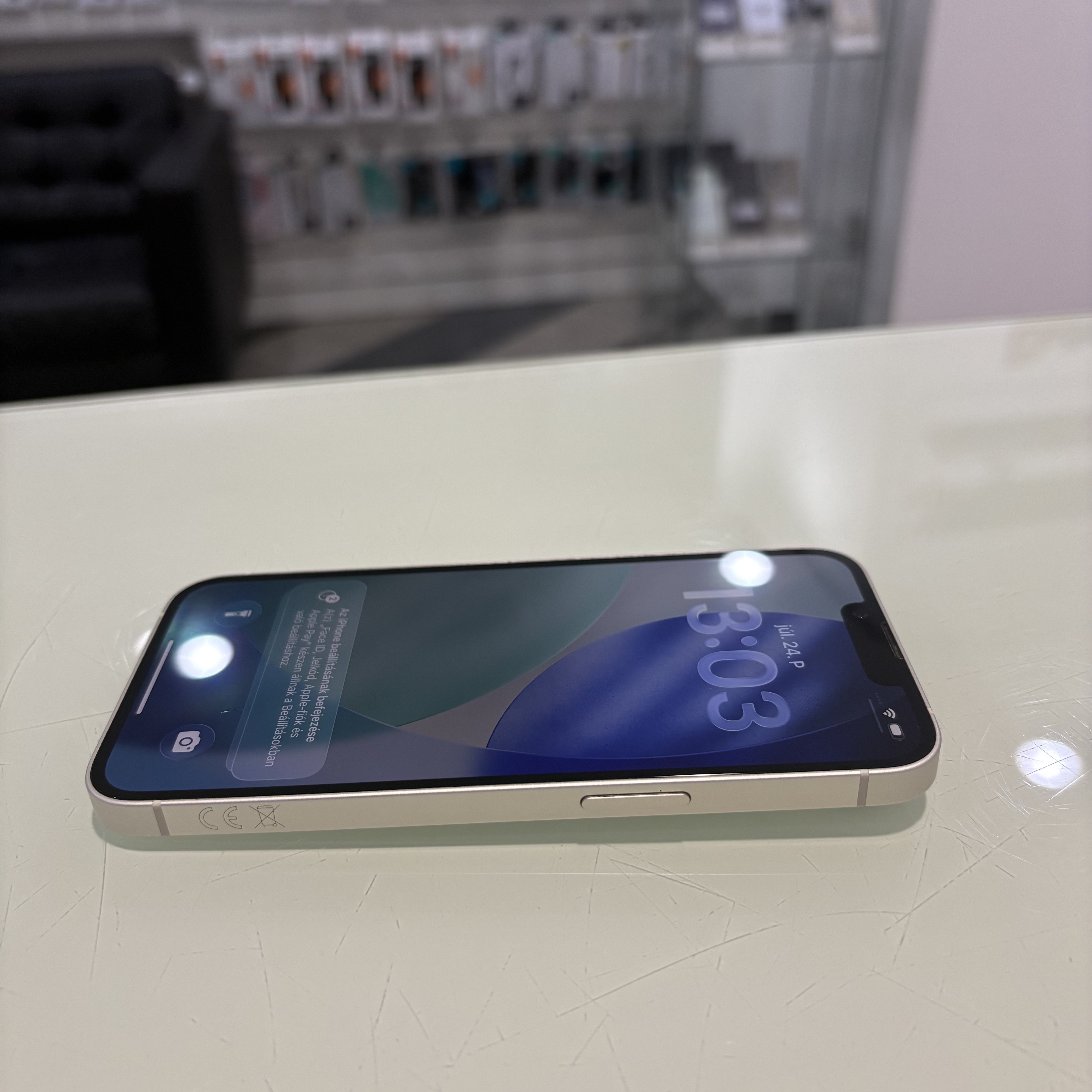 Apple iPhone 14 - 128 GB - fehér (432)