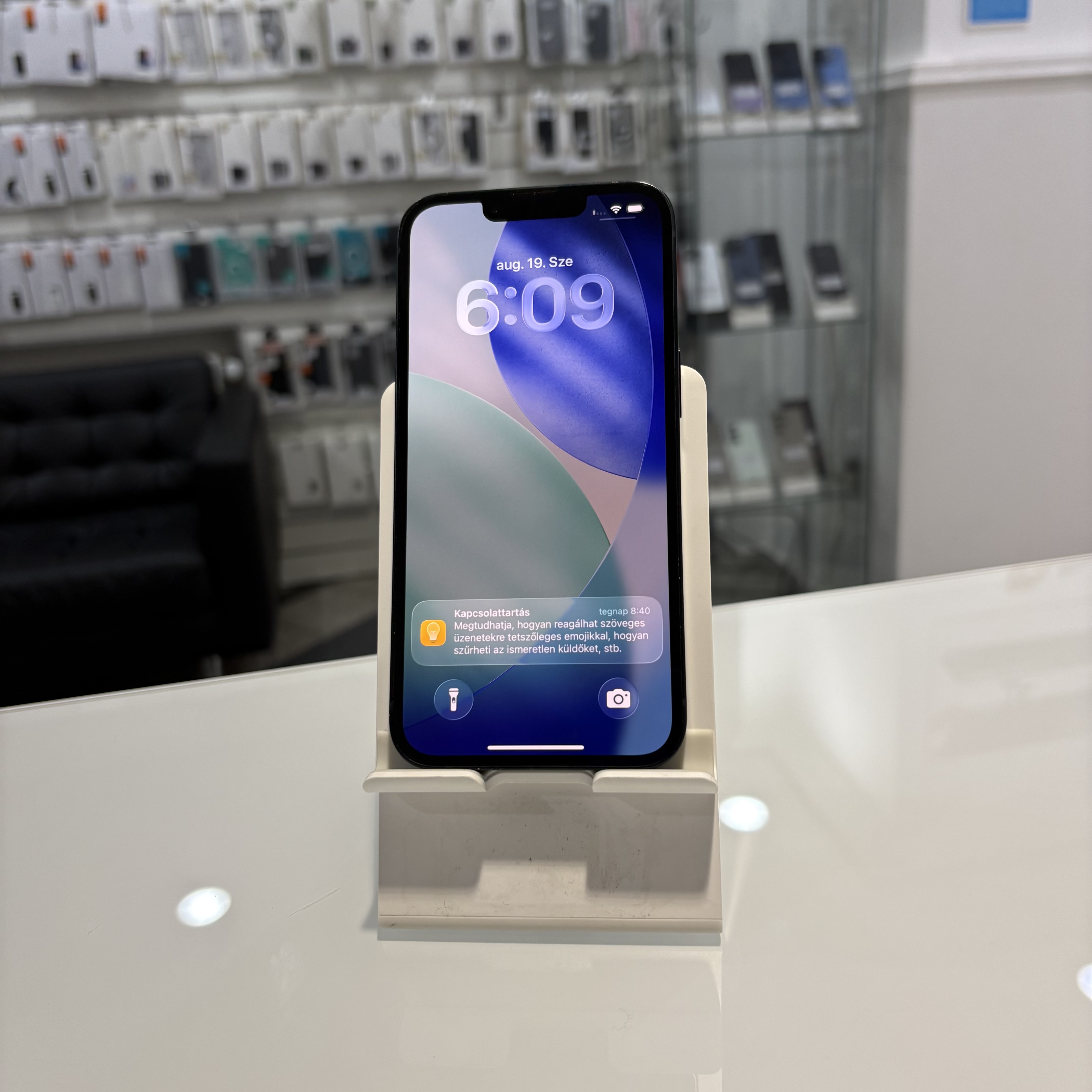 Apple iPhone 14 - 128 GB - fekete (454)