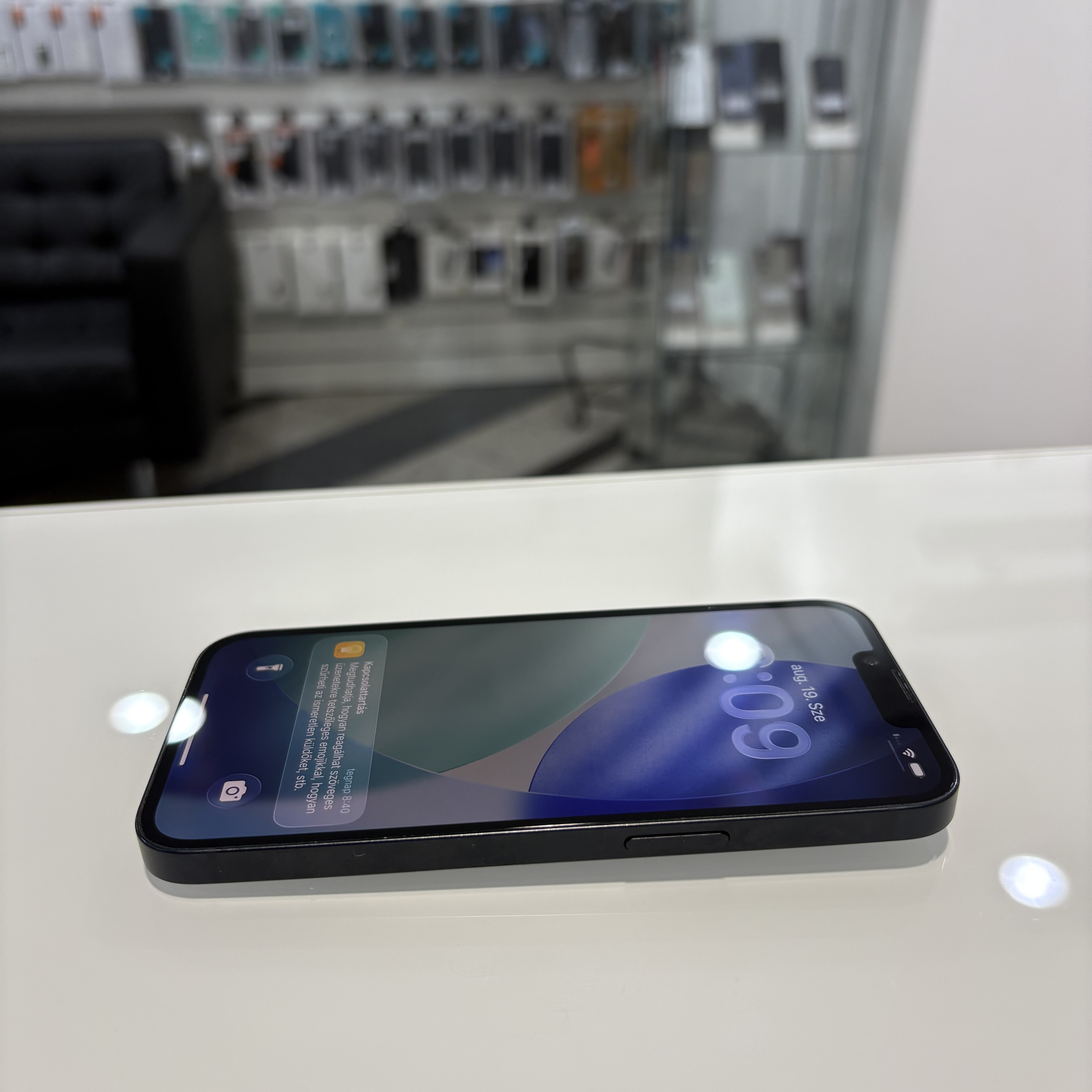Apple iPhone 14 - 128 GB - fekete (454)