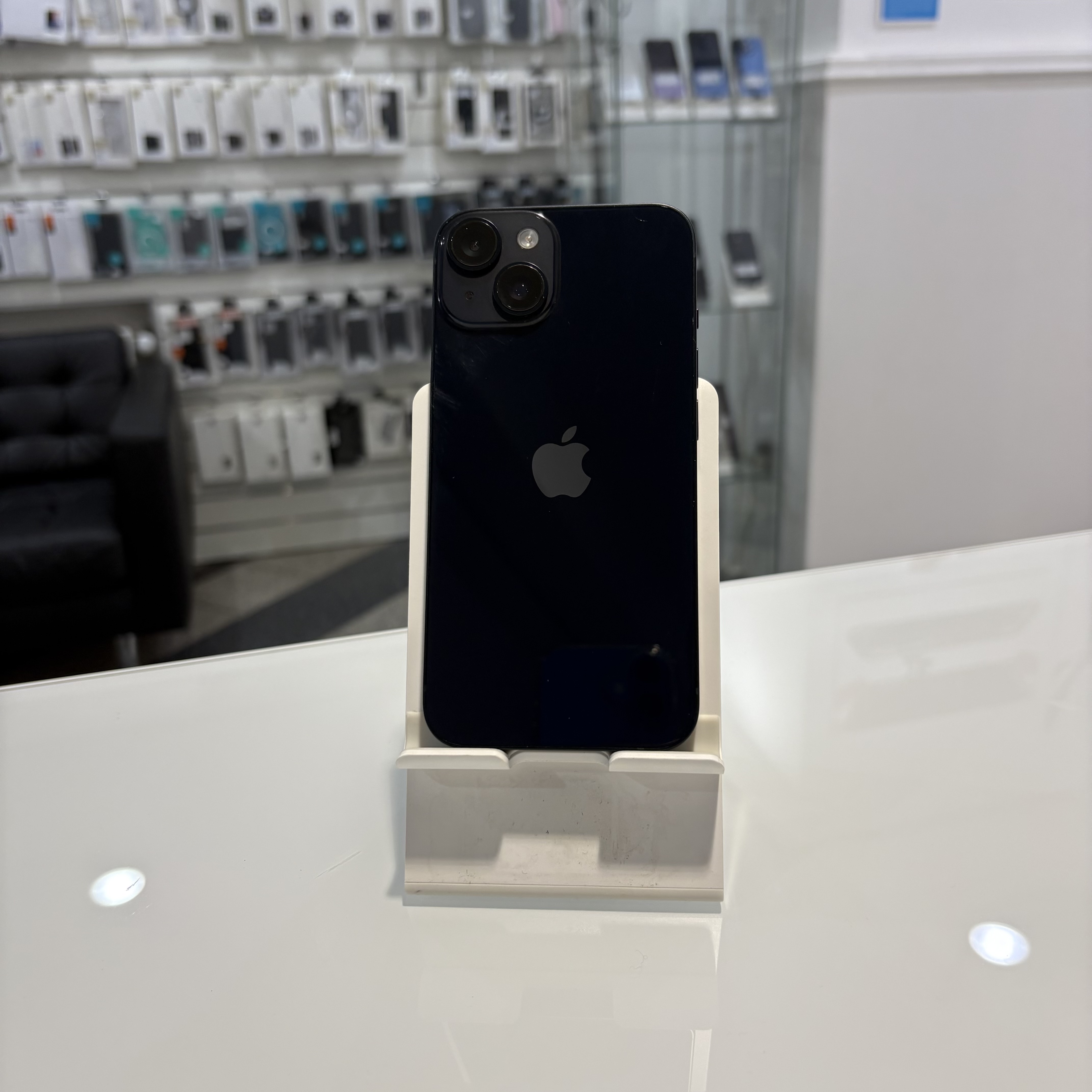 Apple iPhone 14 - 128 GB - fekete (454)