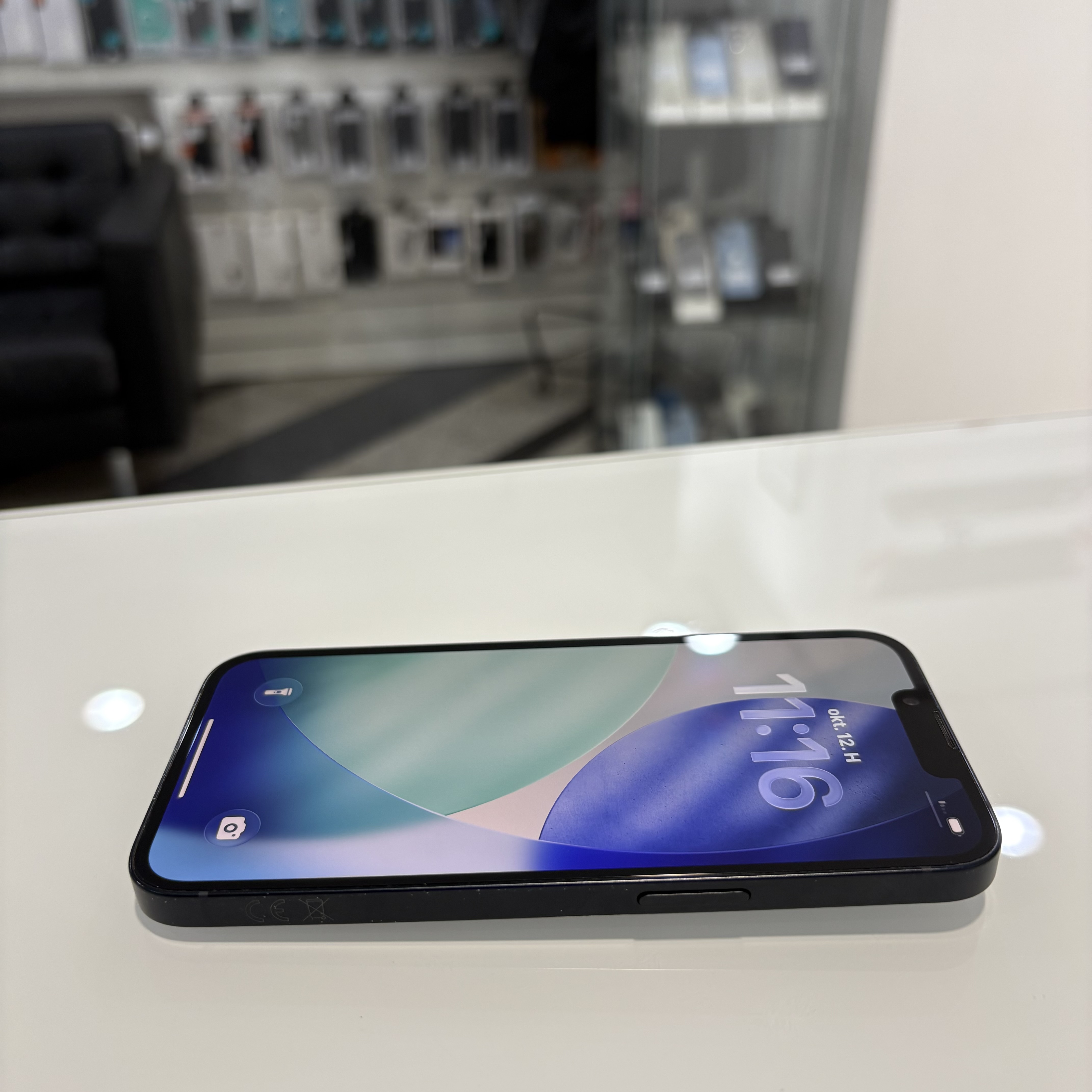 Apple iPhone 14 - 128 GB - fekete (525)
