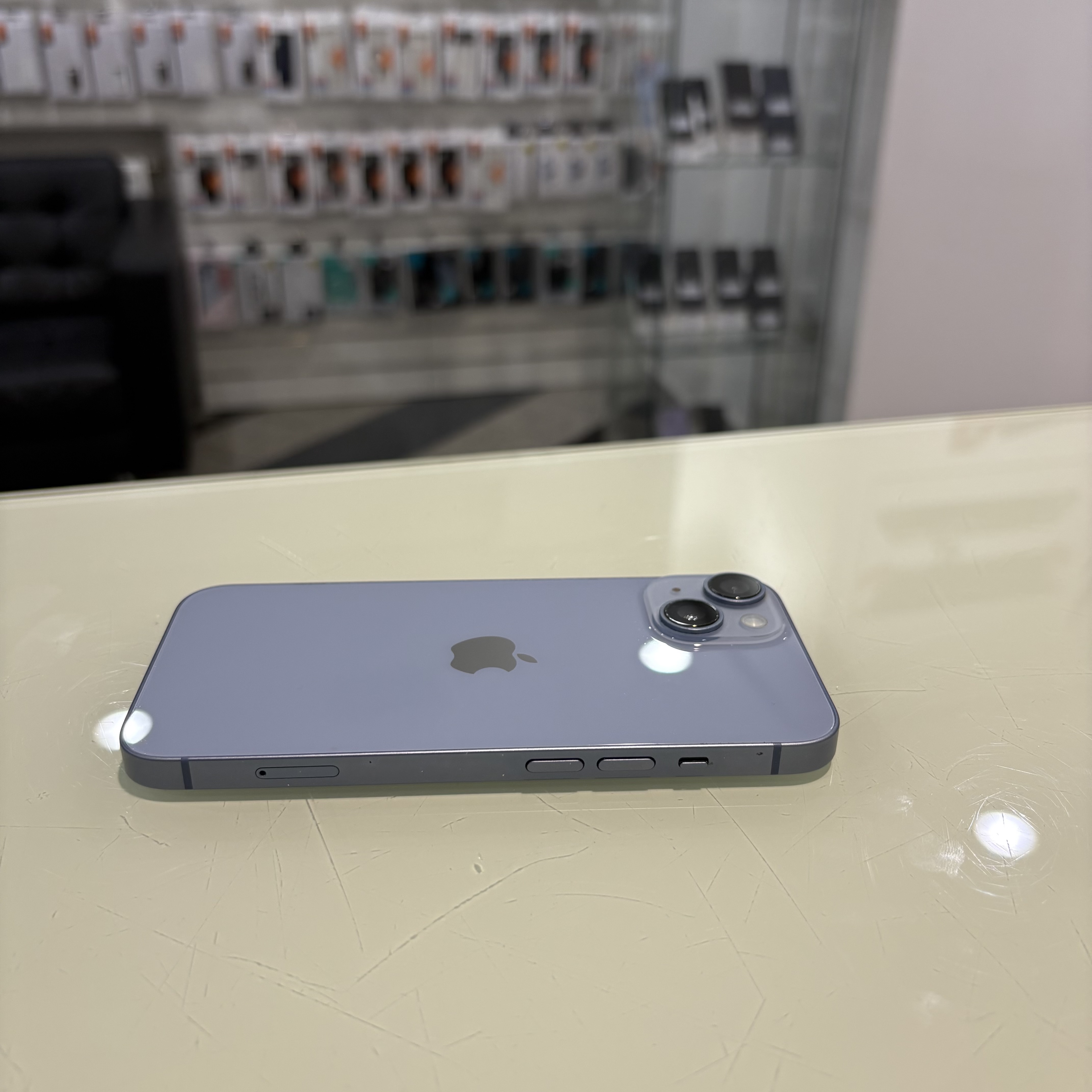 Apple iPhone 14 - 128 GB - kék (262)