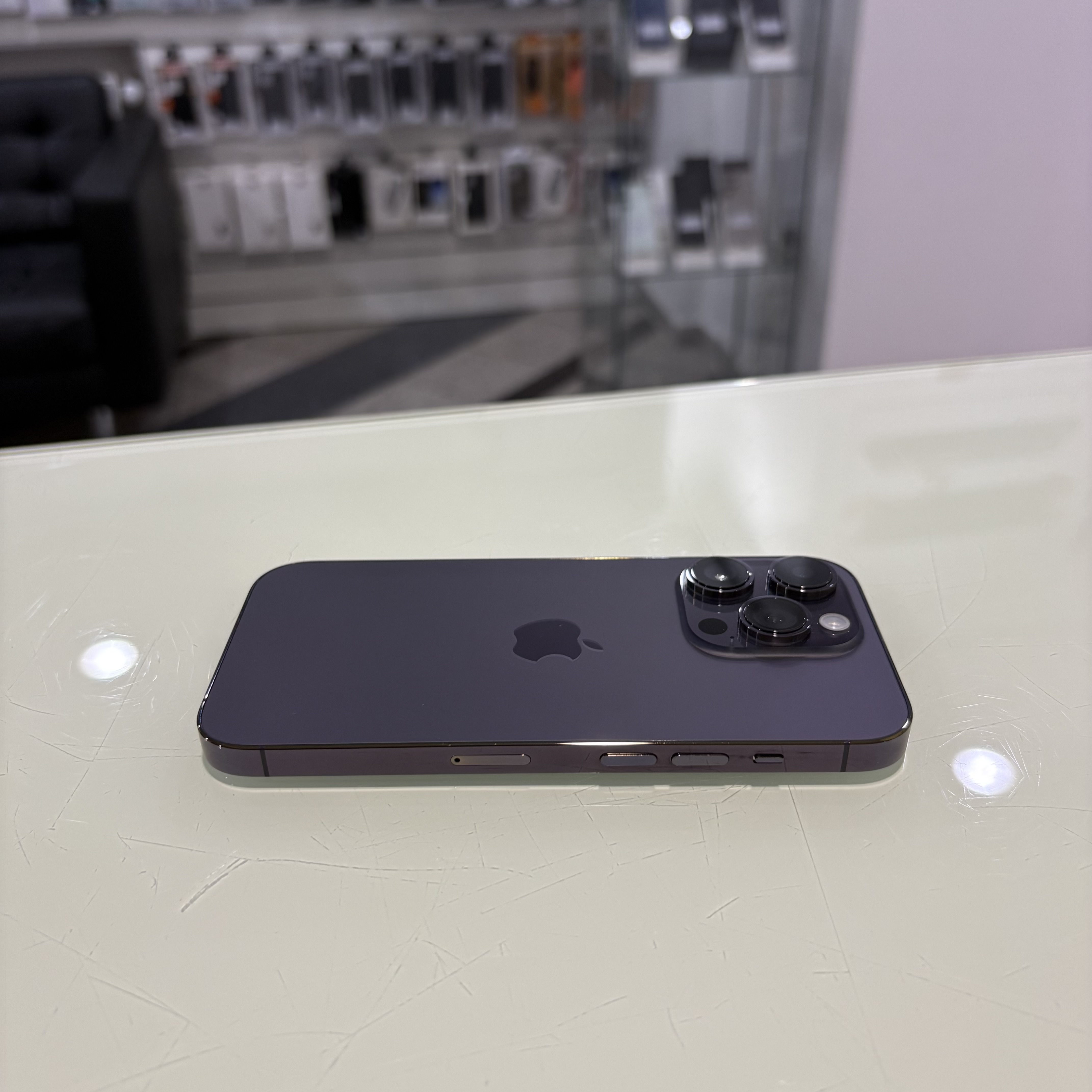 Apple iPhone 14 Pro - 128 GB - lila (446)