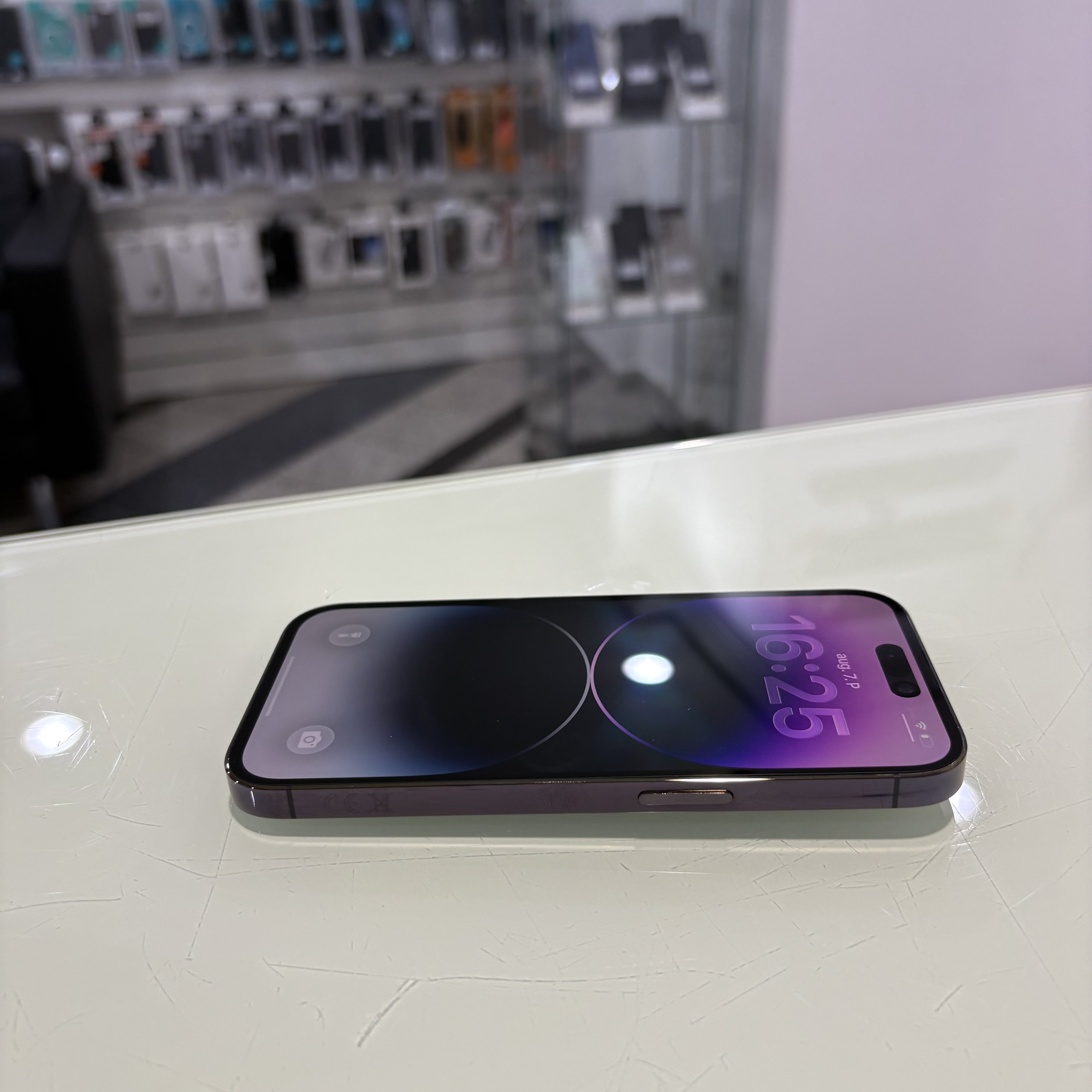 Apple iPhone 14 Pro - 128 GB - lila (446)