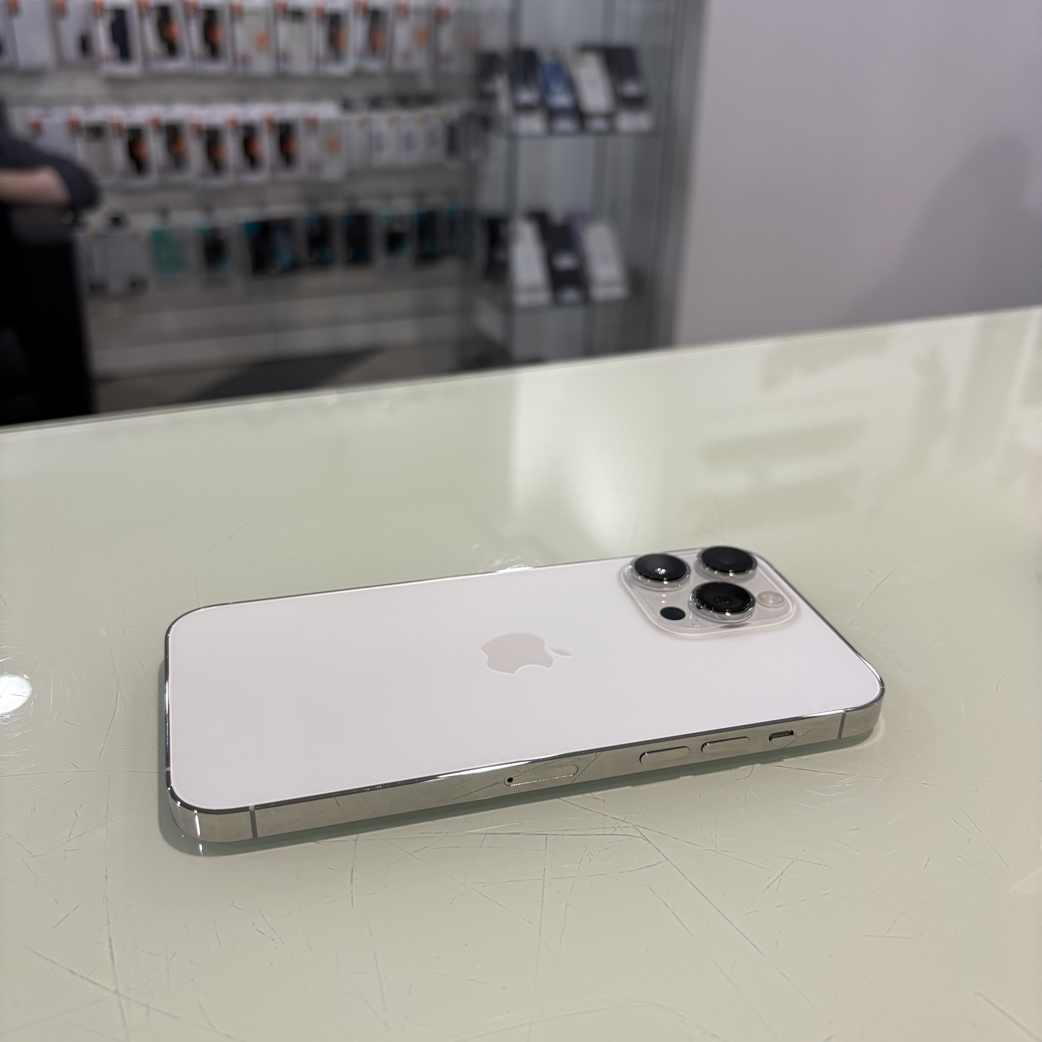 Apple iPhone 14 Pro Max - 128 GB - fehér (247)