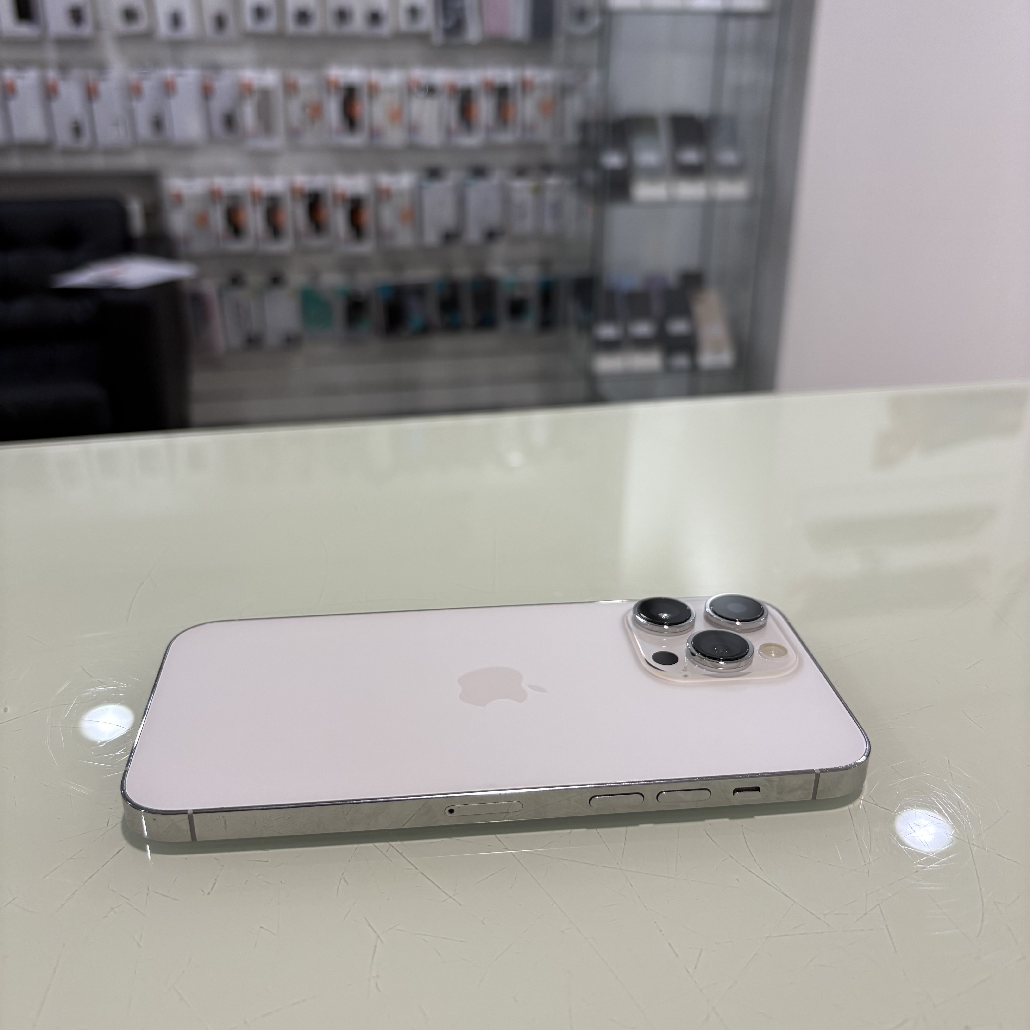 Apple iPhone 14 Pro Max - 128 GB - fehér (285)