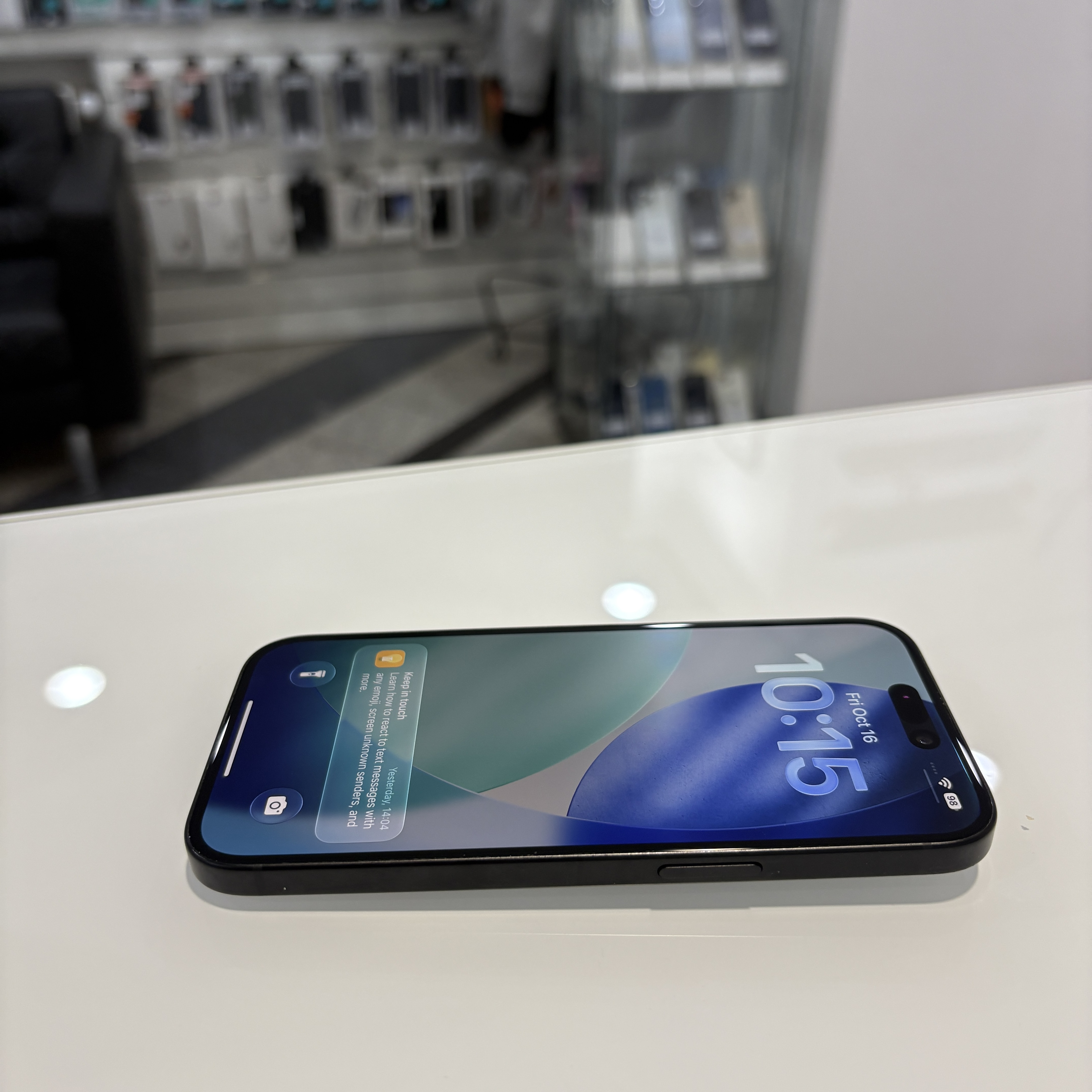 Apple iPhone 15 - 128 GB - fekete (540)