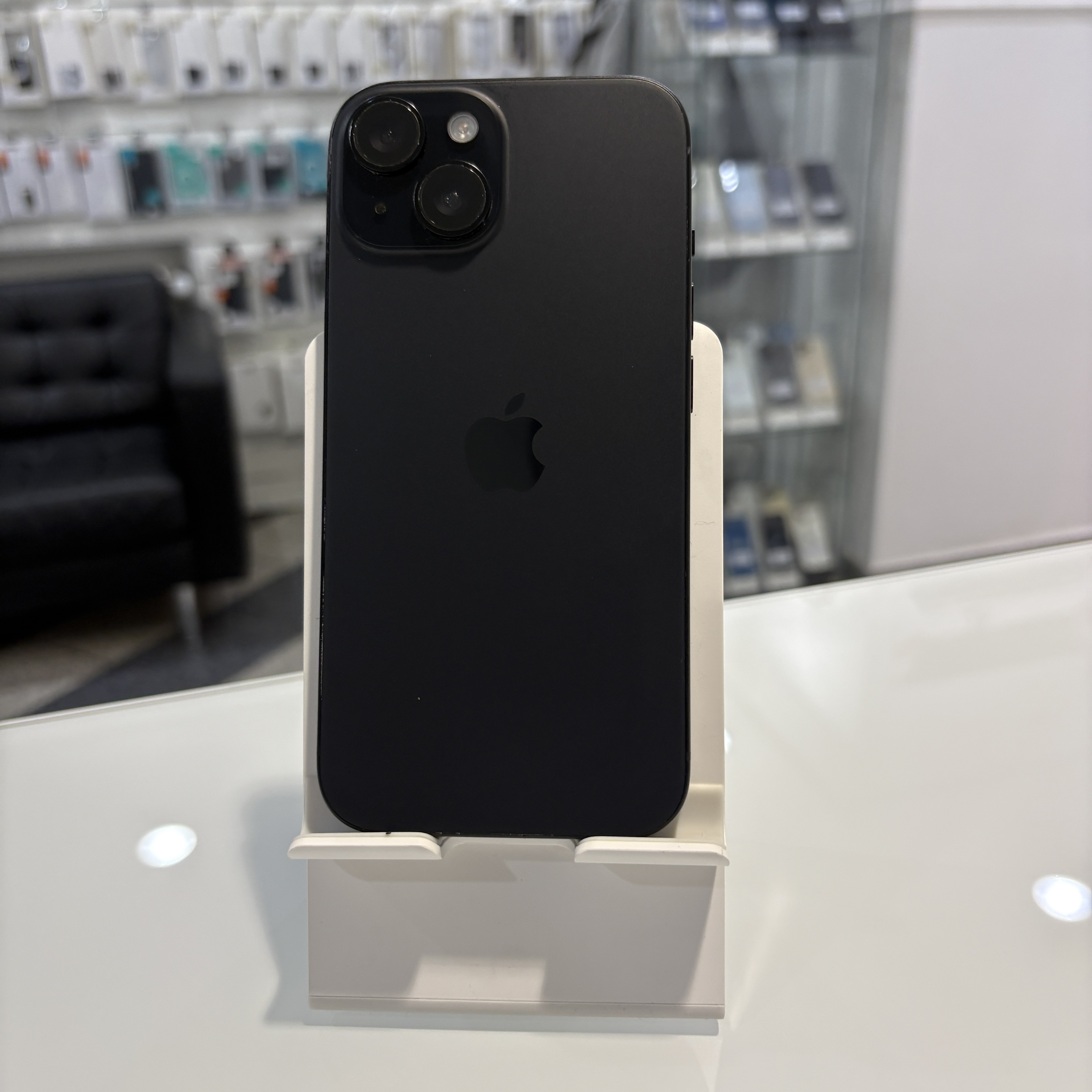 Apple iPhone 15 - 128 GB - fekete (540)