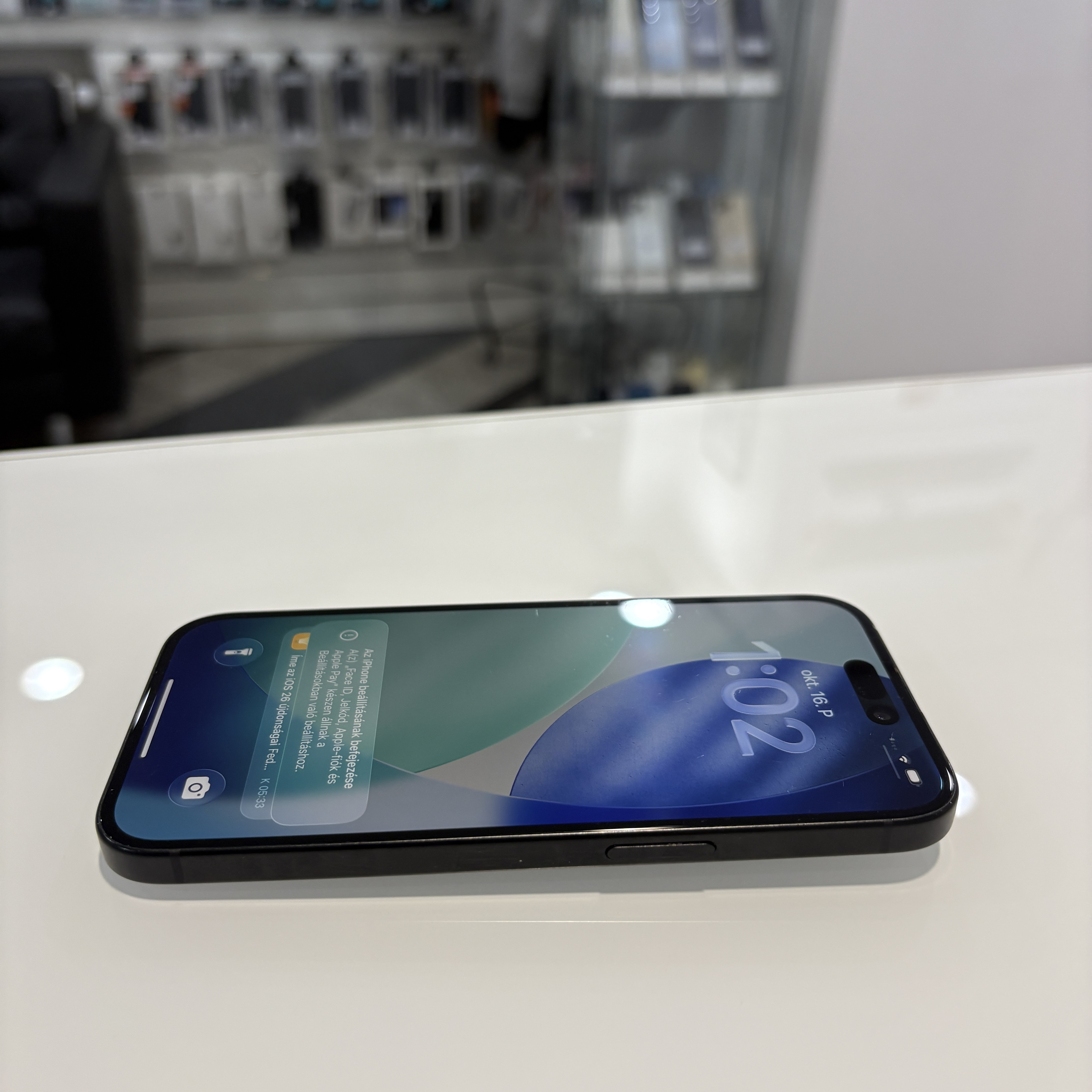 Apple iPhone 15 - 128 GB - fekete (541)