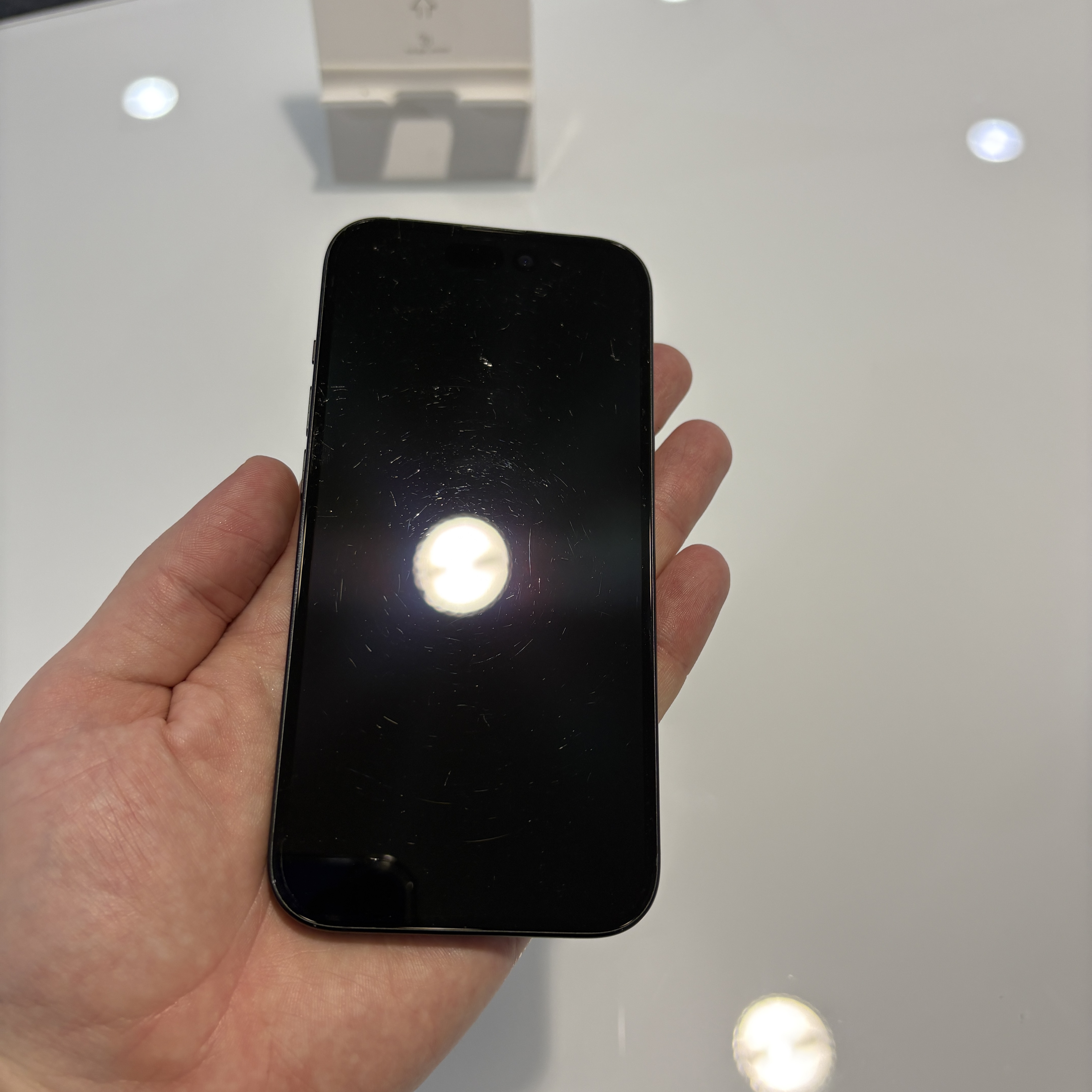 Apple iPhone 15 - 128 GB - fekete (541)