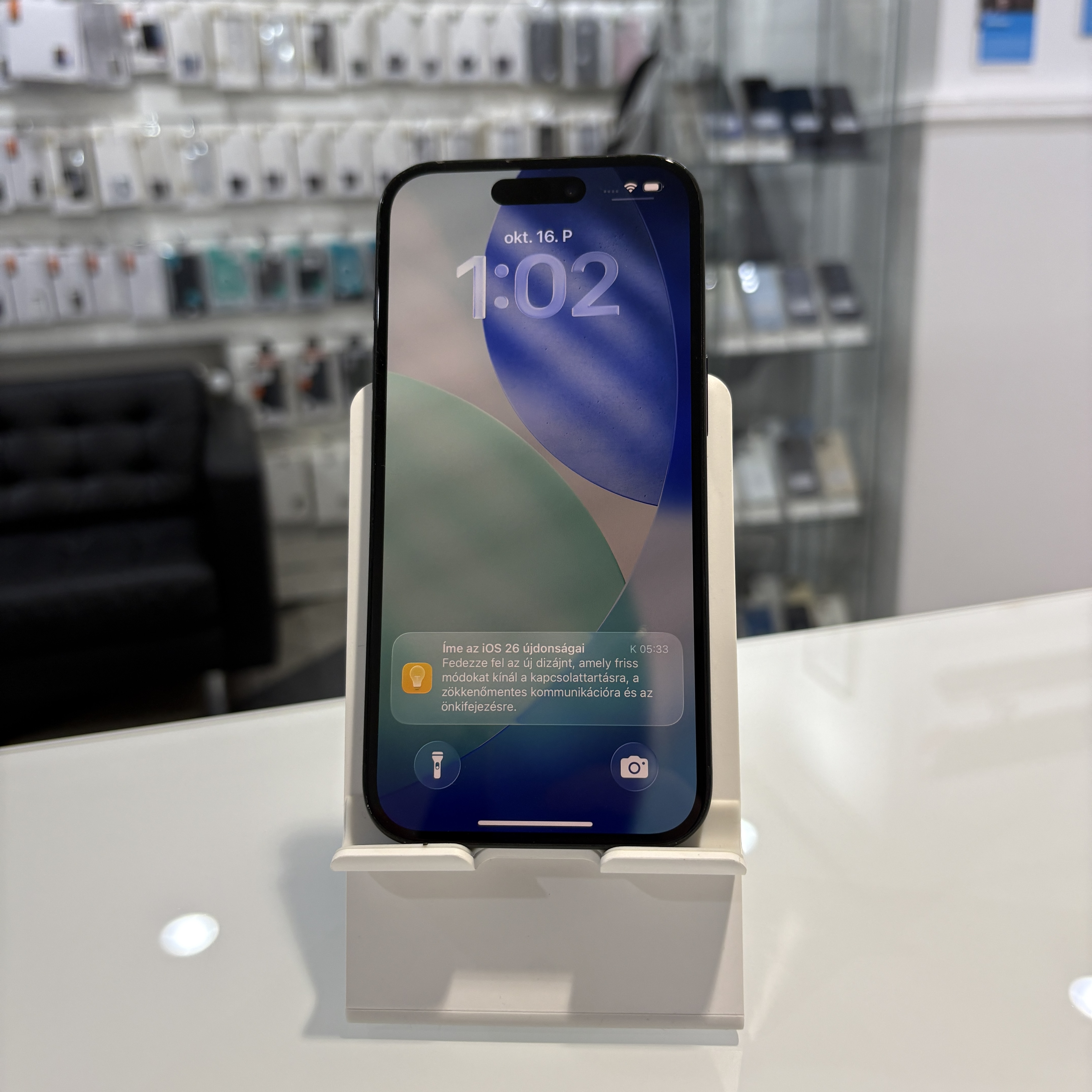 Apple iPhone 15 - 128 GB - fekete (541)