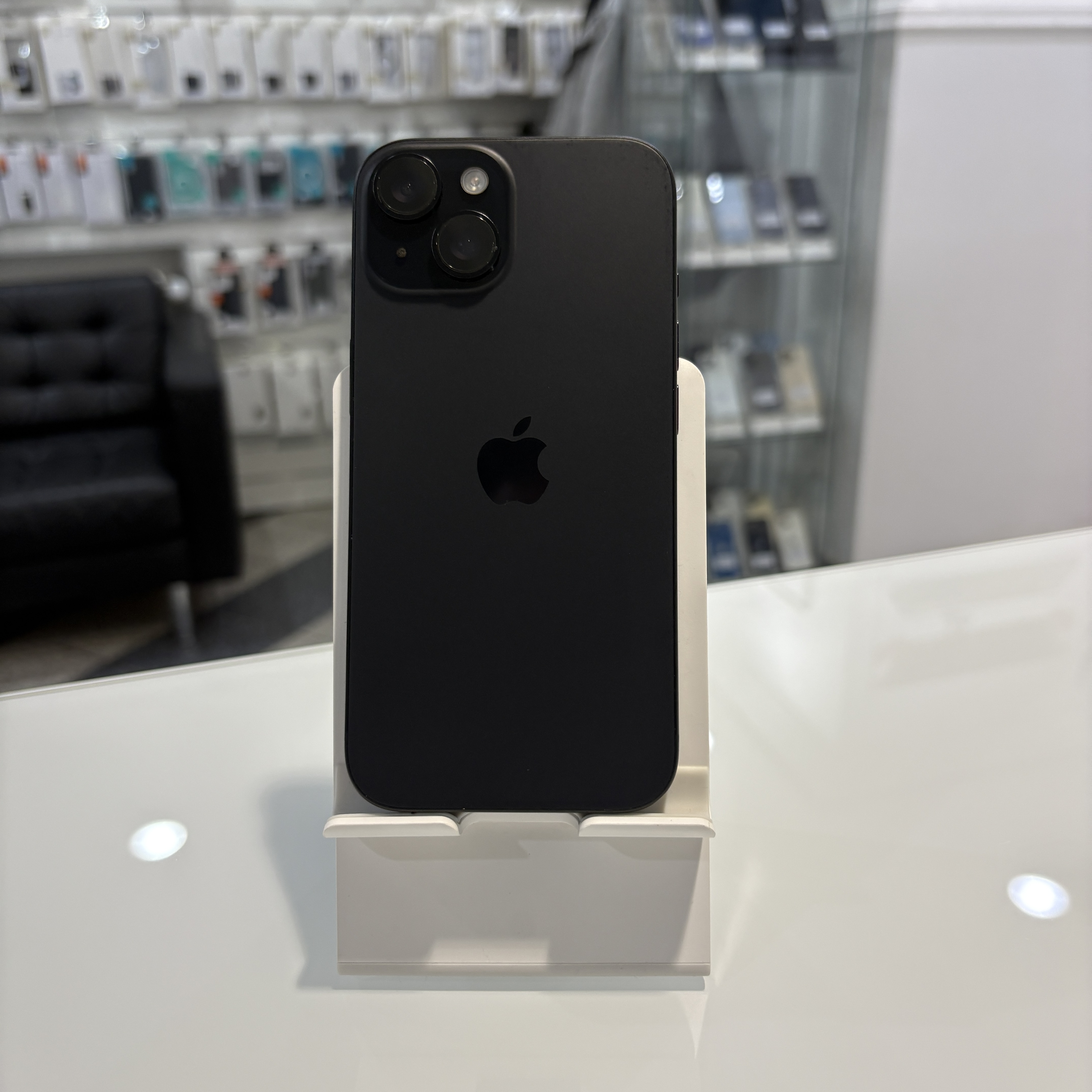 Apple iPhone 15 - 128 GB - fekete (541)