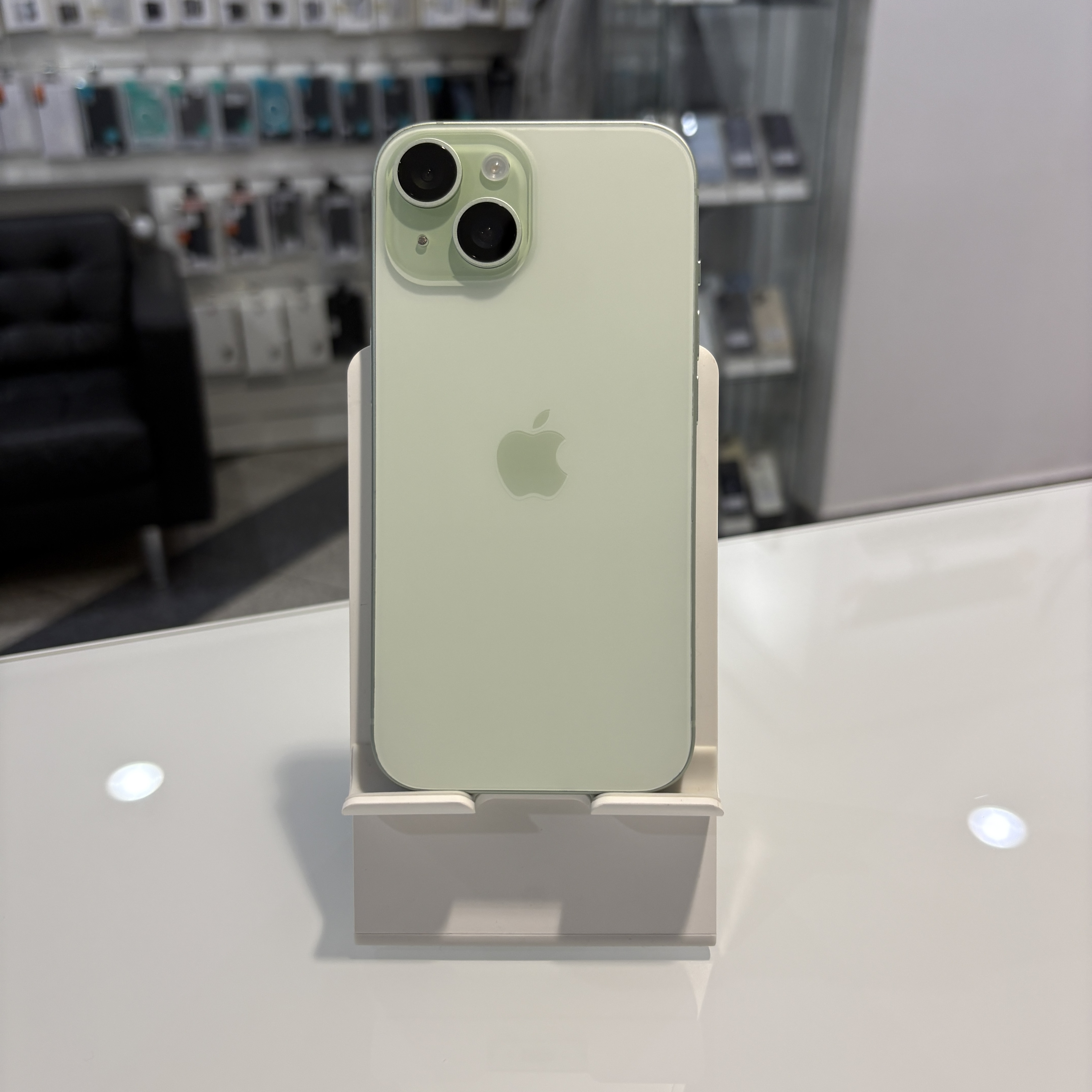 Apple iPhone 15 - 128 GB - zöld (538)