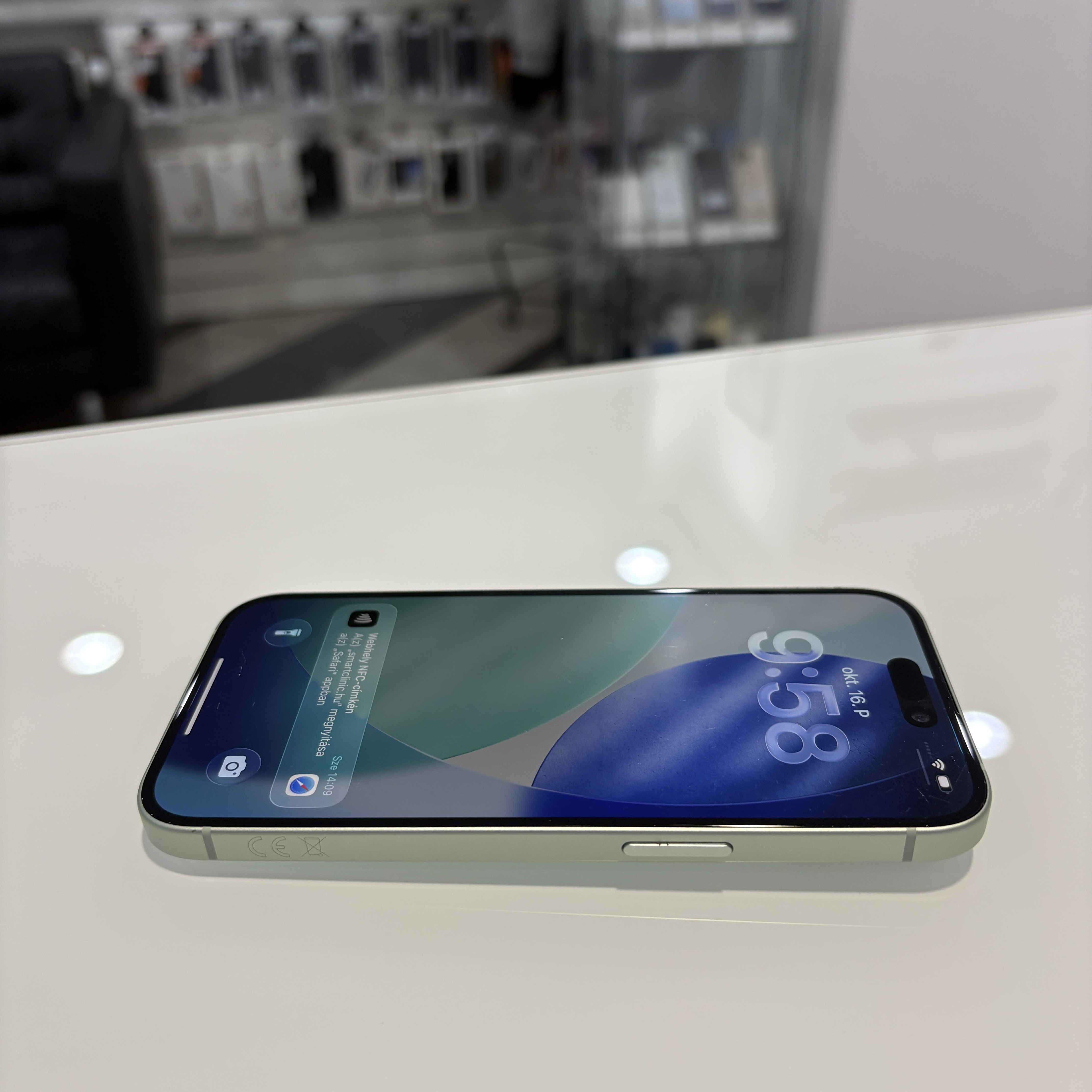 Apple iPhone 15 - 128 GB - zöld (538)