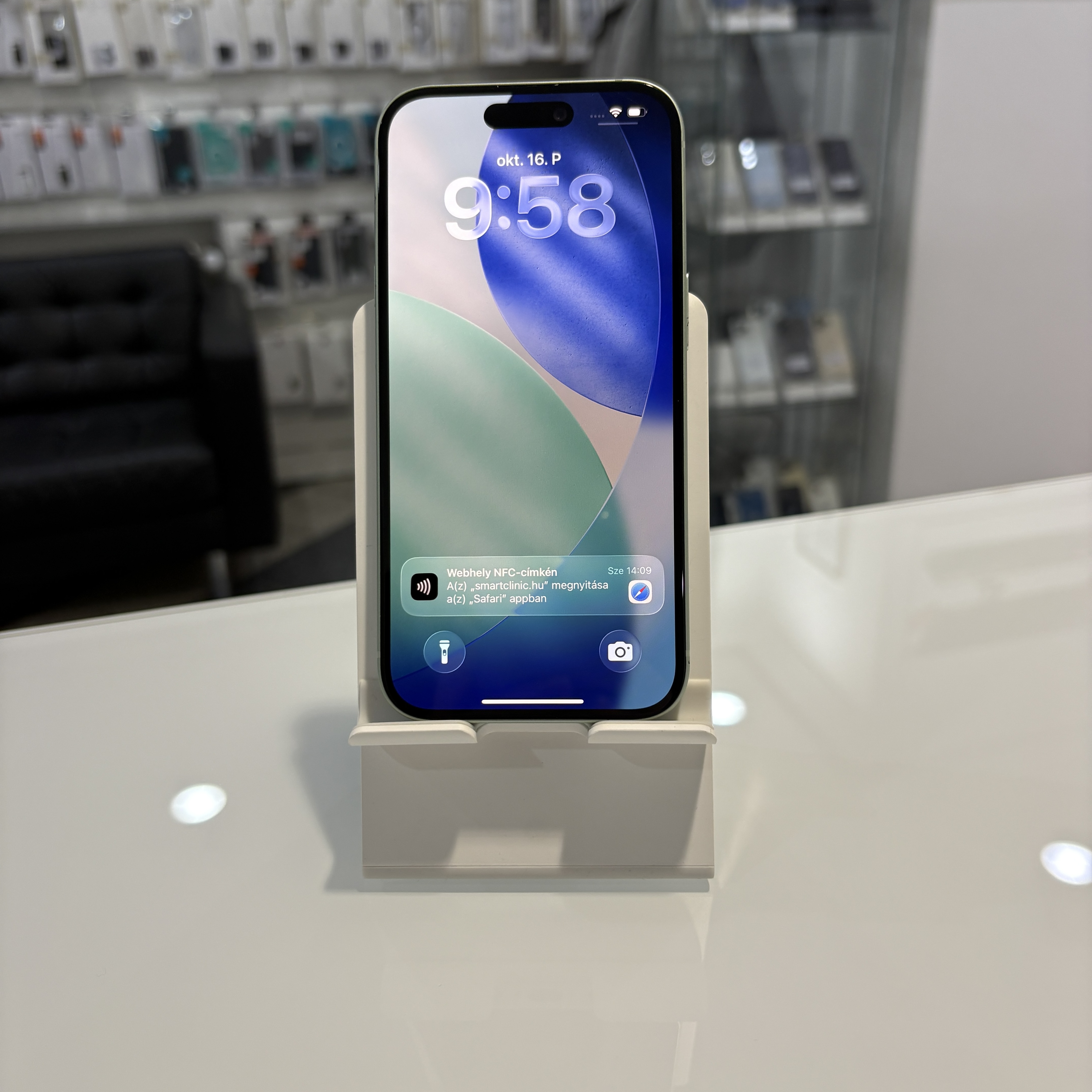 Apple iPhone 15 - 128 GB - zöld (538)
