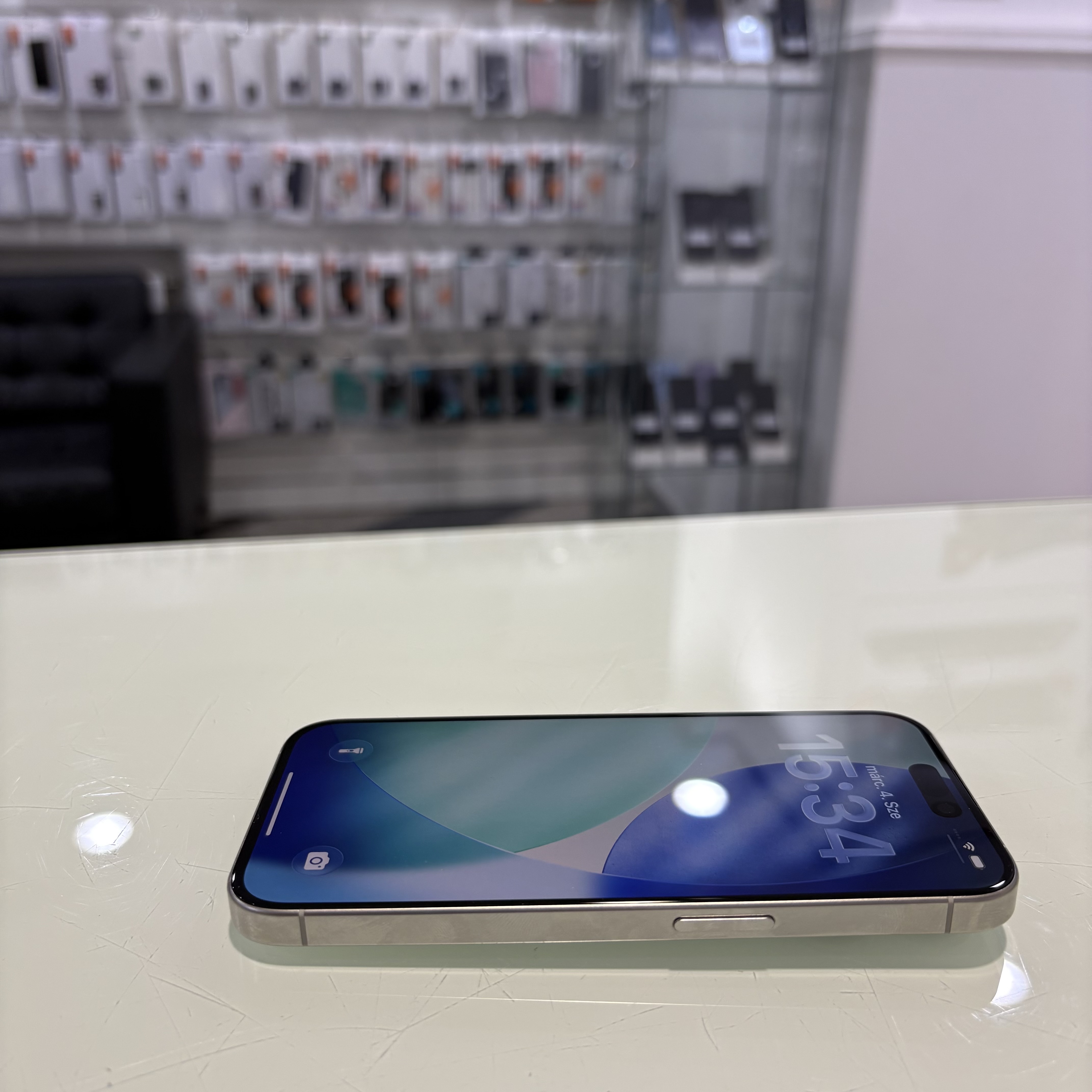 Apple iPhone 15 Pro - 128 GB - fehér (294)