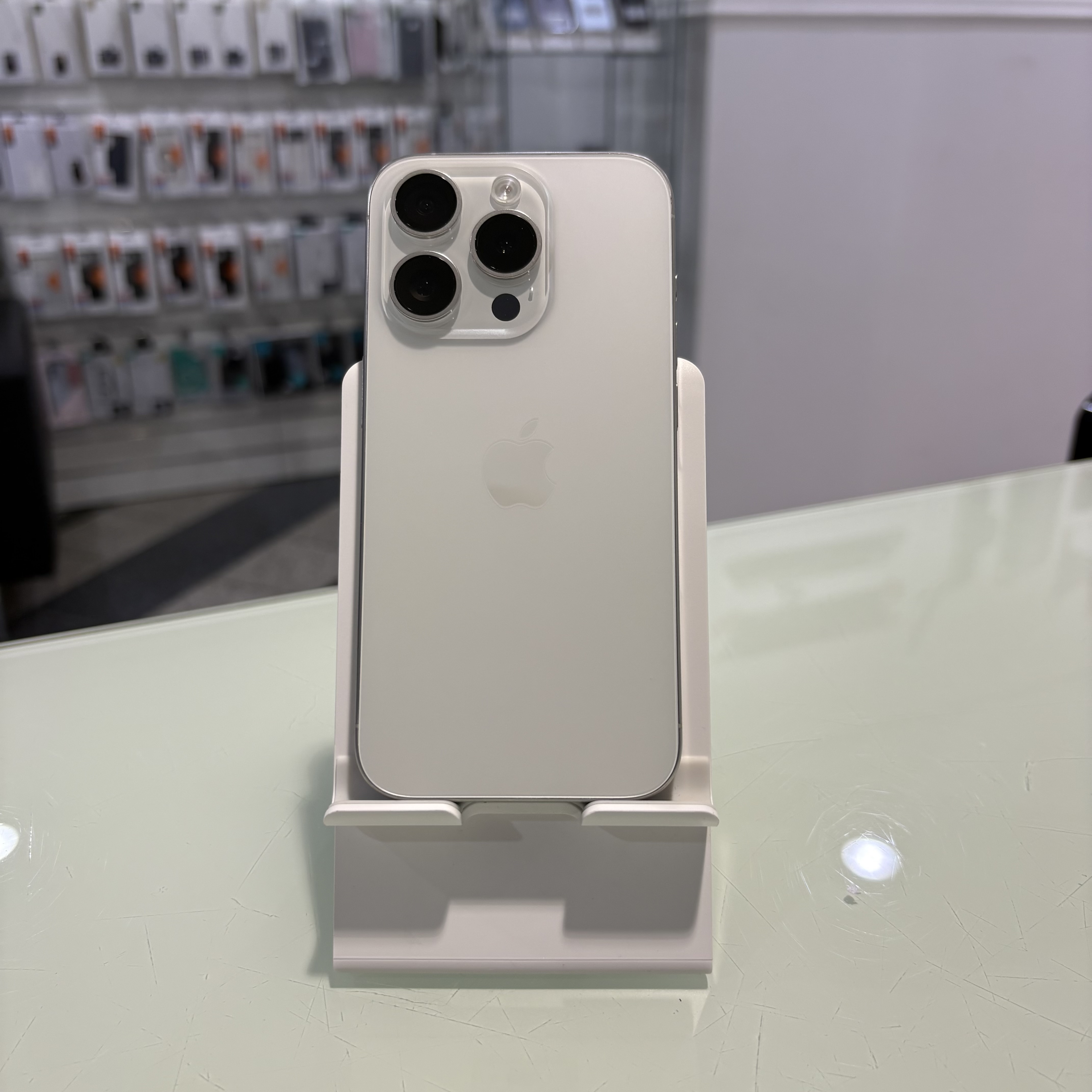 Apple iPhone 15 Pro - 128 GB - fehér (294)