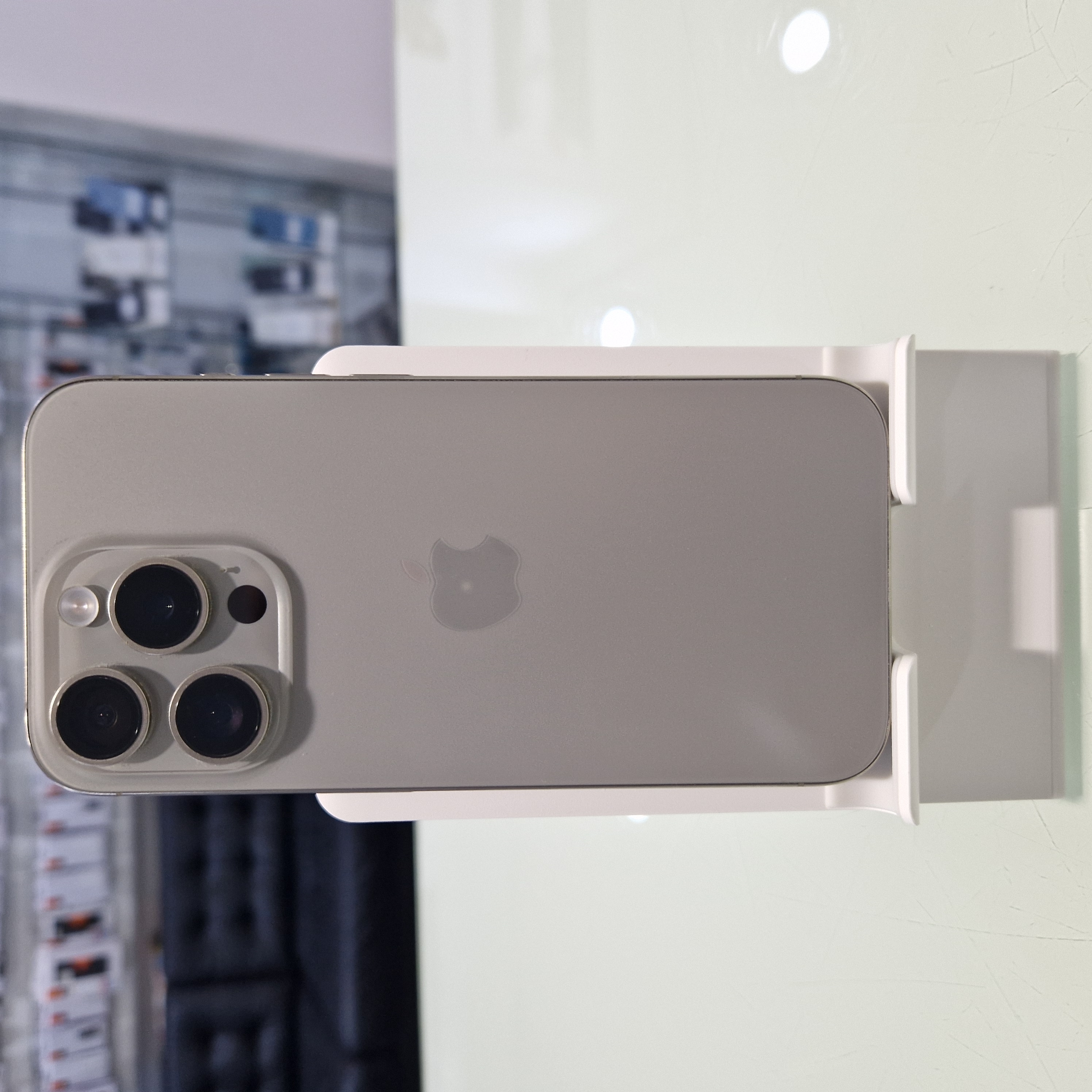 Apple iPhone 15 Pro - 128 GB - szürke (202)