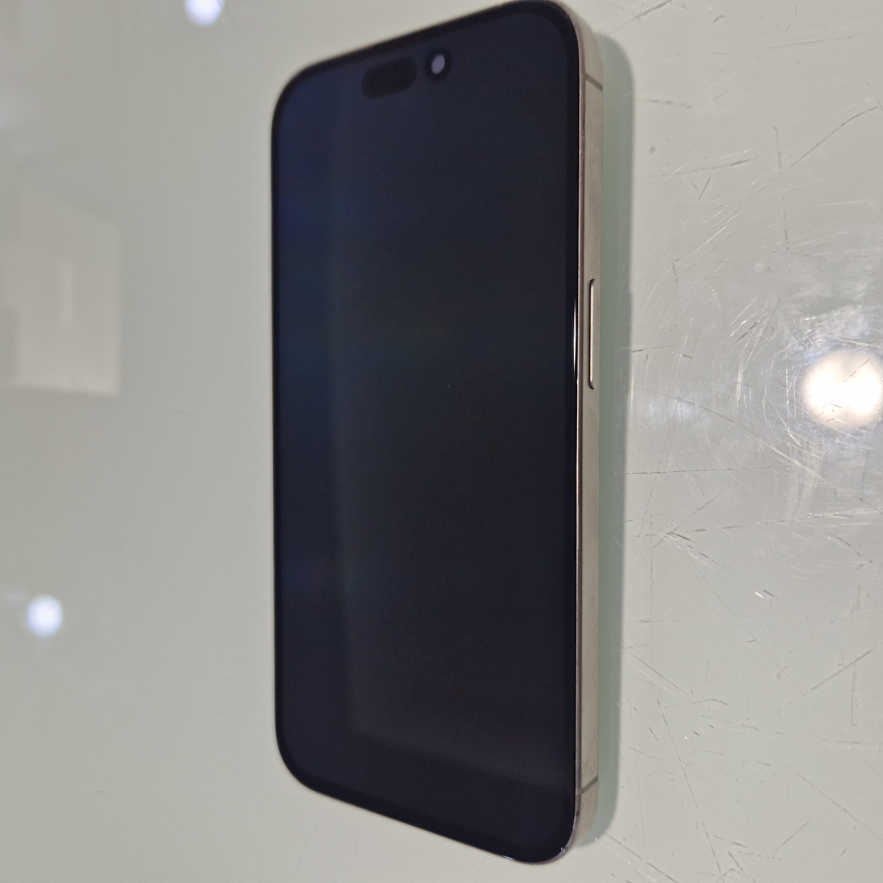 Apple iPhone 15 Pro - 128 GB - szürke (202)