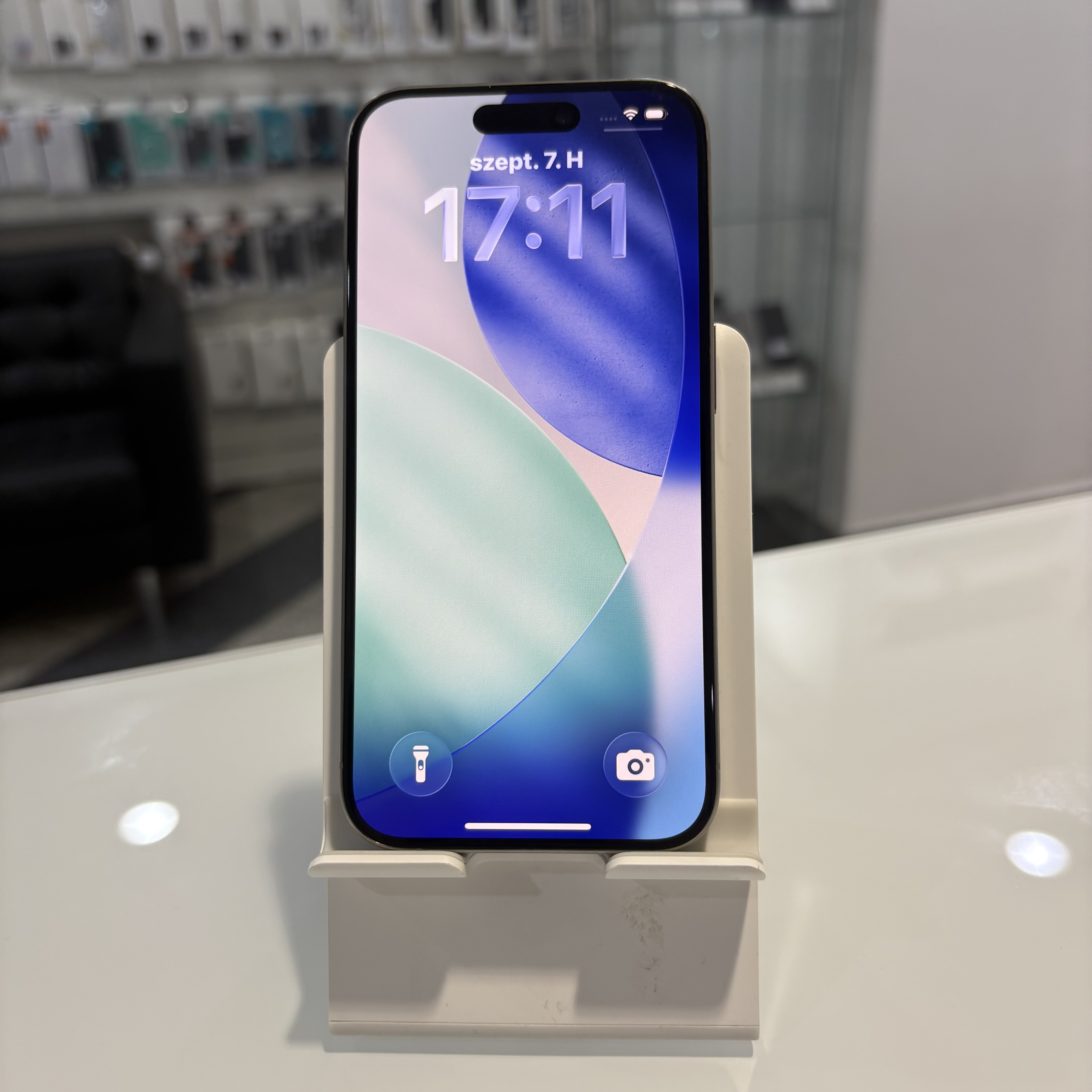 Apple iPhone 15 Pro - 128 GB - szürke (475)