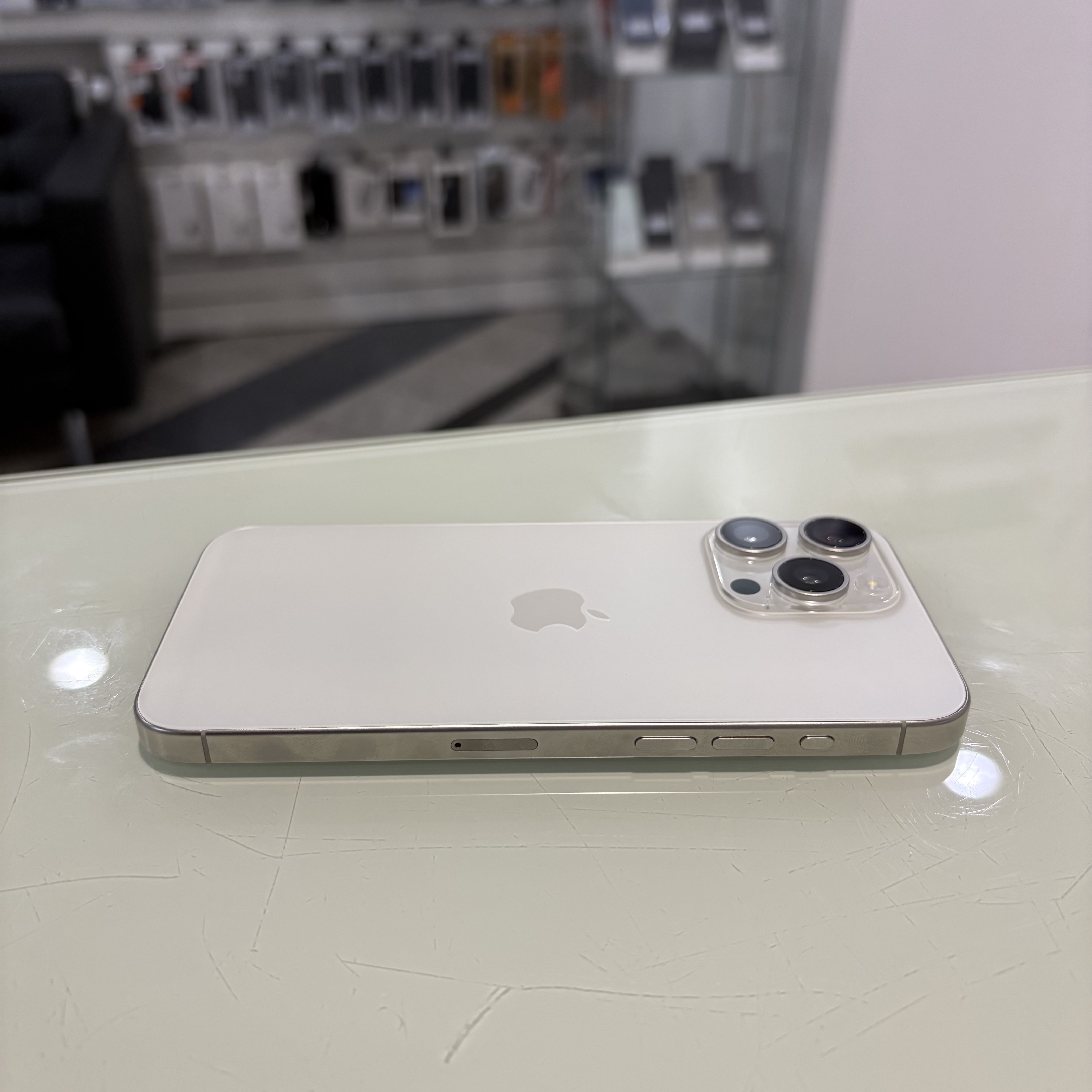 Apple iPhone 15 Pro Max - 256 GB - fehér (451)