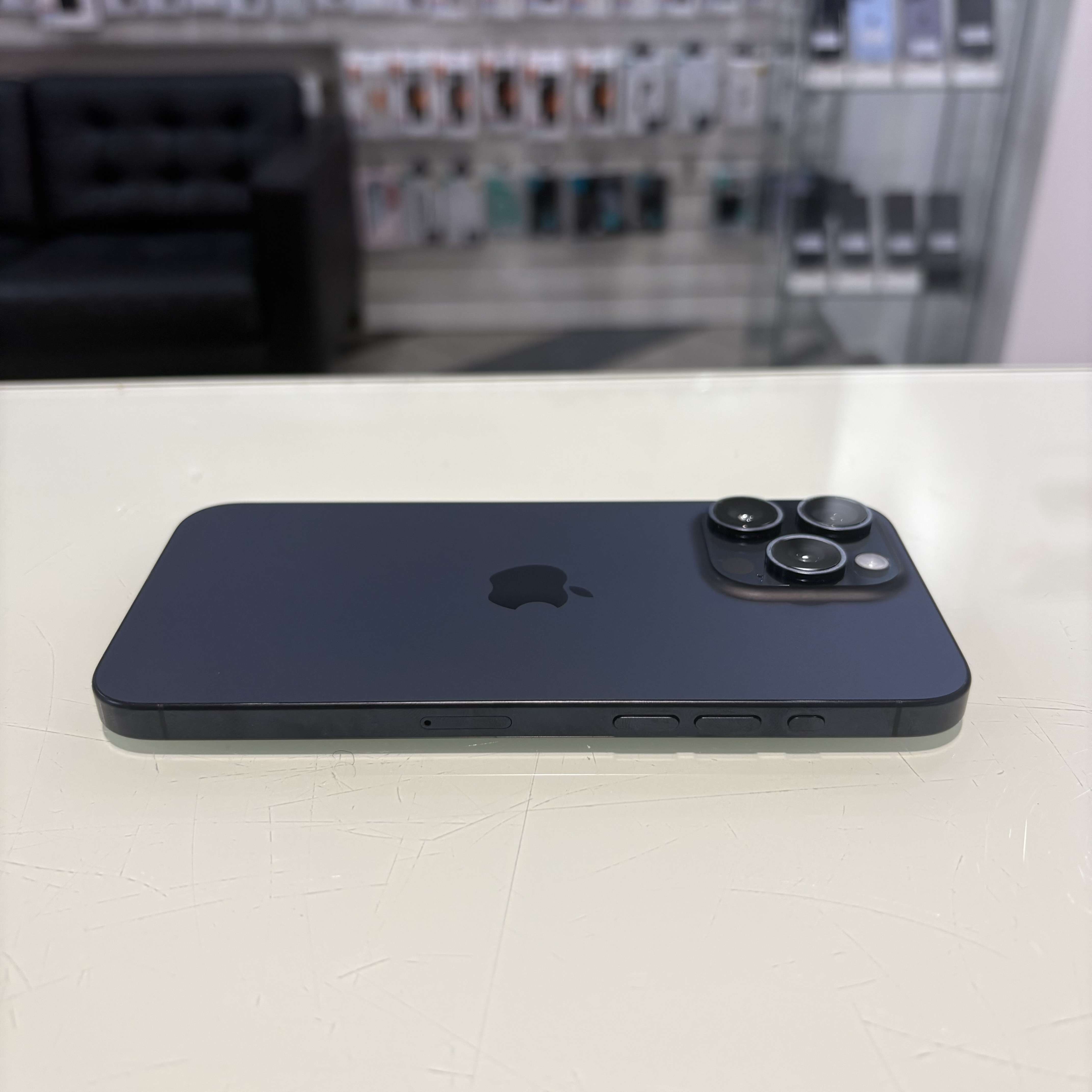 Apple iPhone 15 Pro Max - 256 GB - kék (352)
