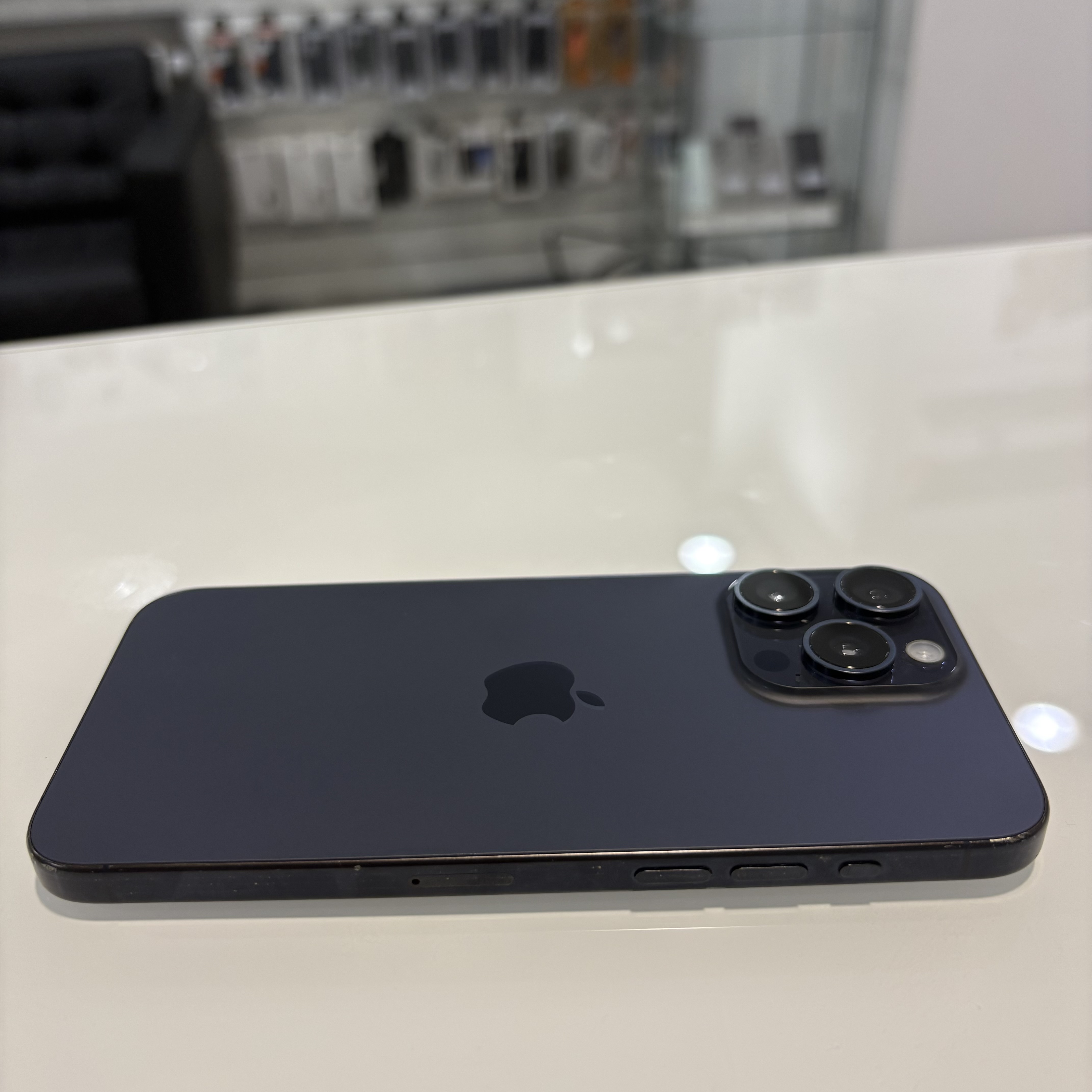 Apple iPhone 15 Pro Max - 256 GB - kék (469)